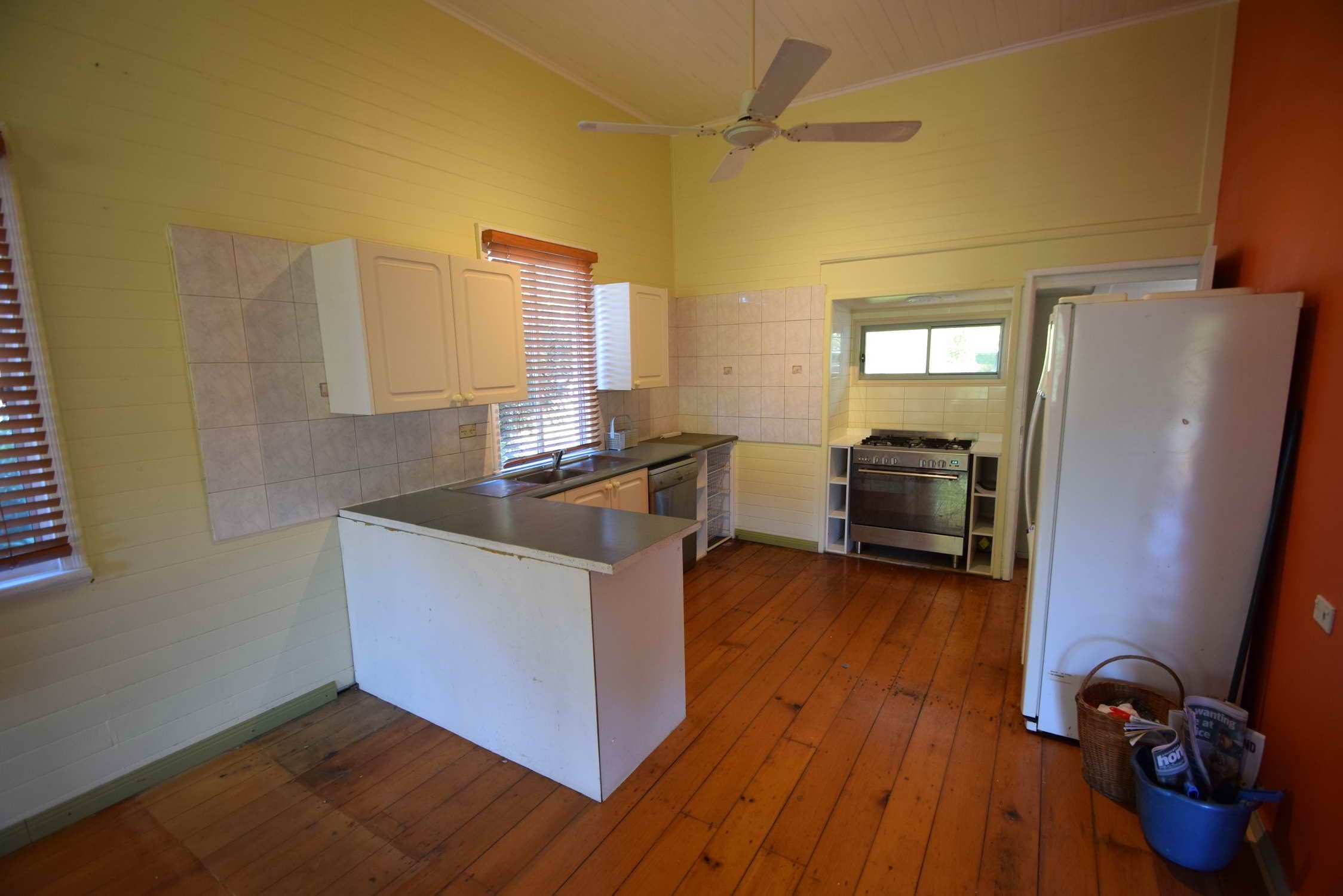 19 Down Street, Esk QLD 4312, Esk - Thumbnail 2