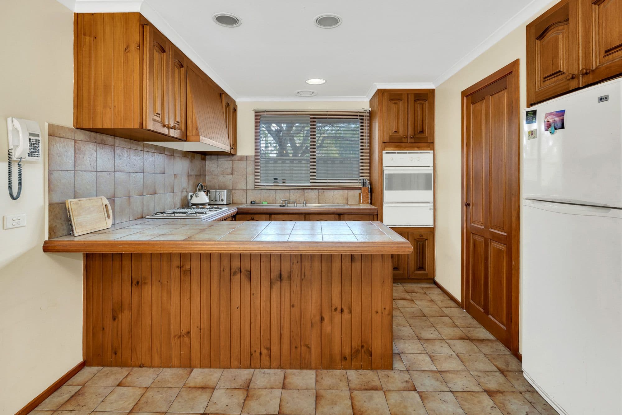 12 Walls Road, Werribee VIC 3030, Werribee - Thumbnail 4