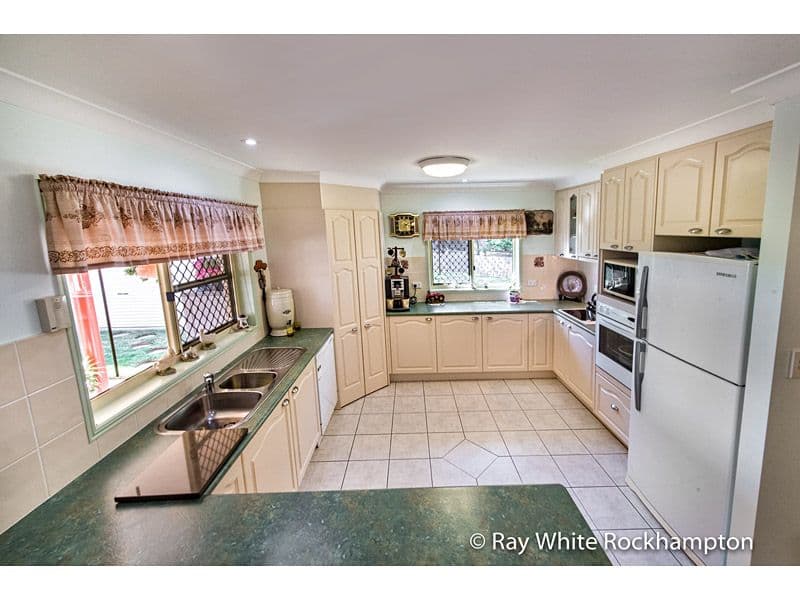 17 Ridgedale Avenue, Norman Gardens QLD 4701, Norman Gardens - Thumbnail 2