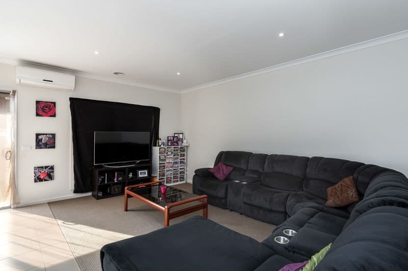 7 Fishburn Grove, MELTON WEST VIC 3337, Melton West - Thumbnail 6