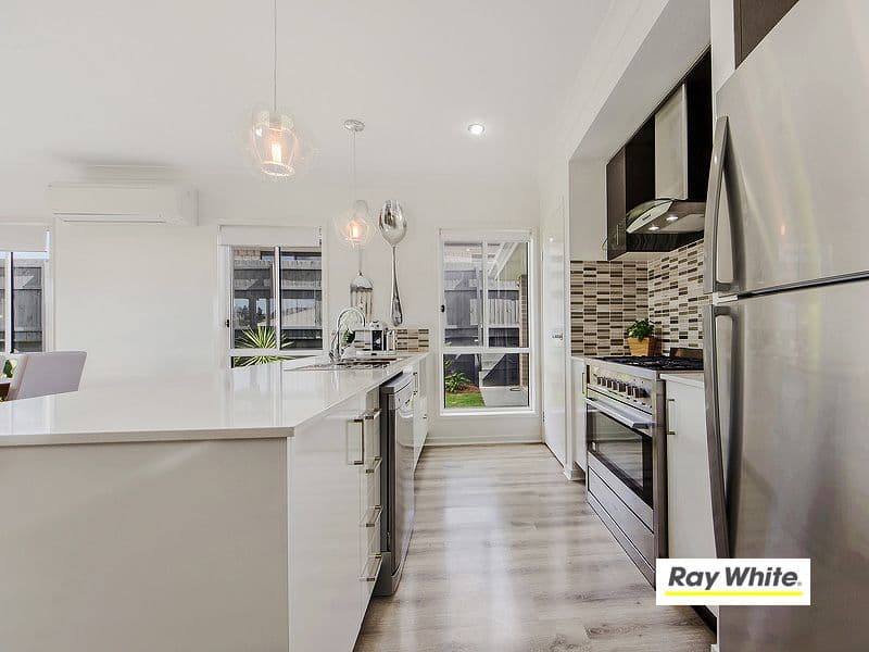22 Ellenborough Avenue, Ormeau Hills QLD 4208, Ormeau Hills - Thumbnail 2