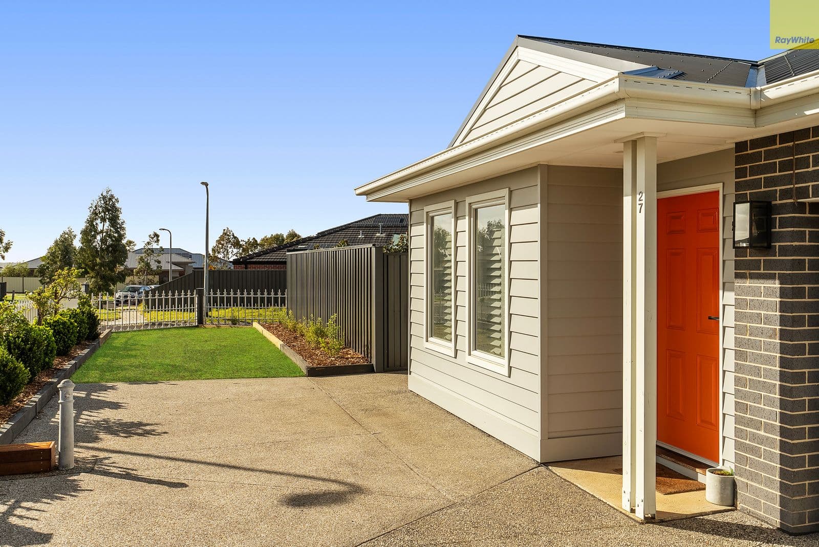 27 Simmons Drive, Bacchus Marsh VIC 3340, Bacchus Marsh - Thumbnail 3