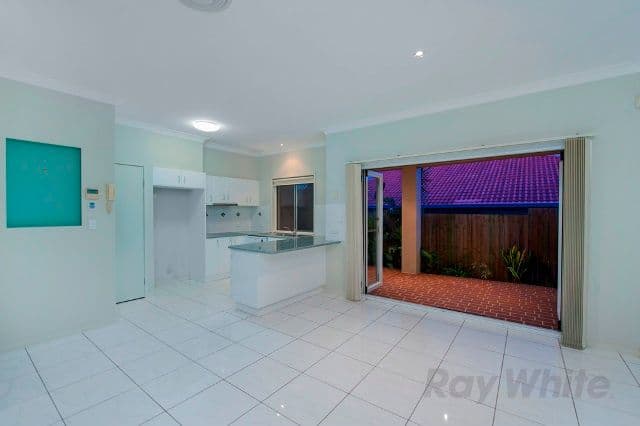 47 Caribbea Street, EIGHT MILE PLAINS QLD 4113, Eight Mile Plains - Thumbnail 3