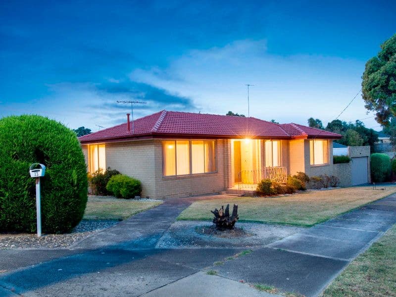 13 Kashmir Crescent, FRANKSTON VIC 3199, Frankston - Image 1