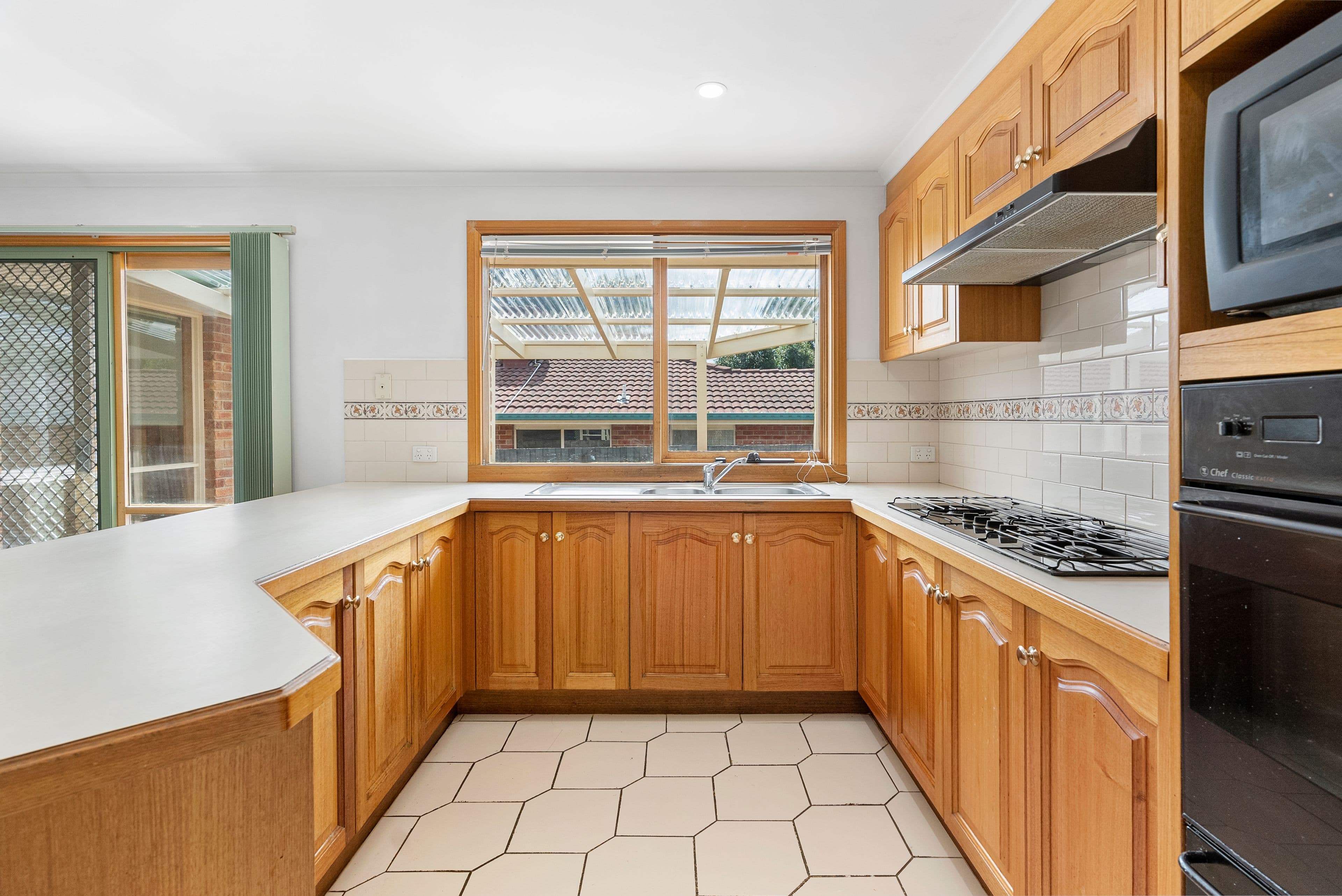 11 Quail Way, Rowville VIC 3178, Rowville - Thumbnail 2