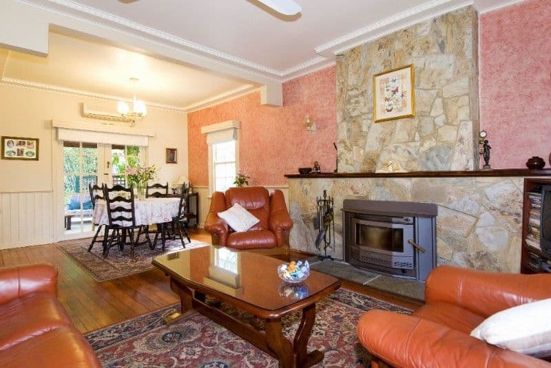 39 Greenhill Road, GREENSBOROUGH VIC 3088, Greensborough - Thumbnail 2