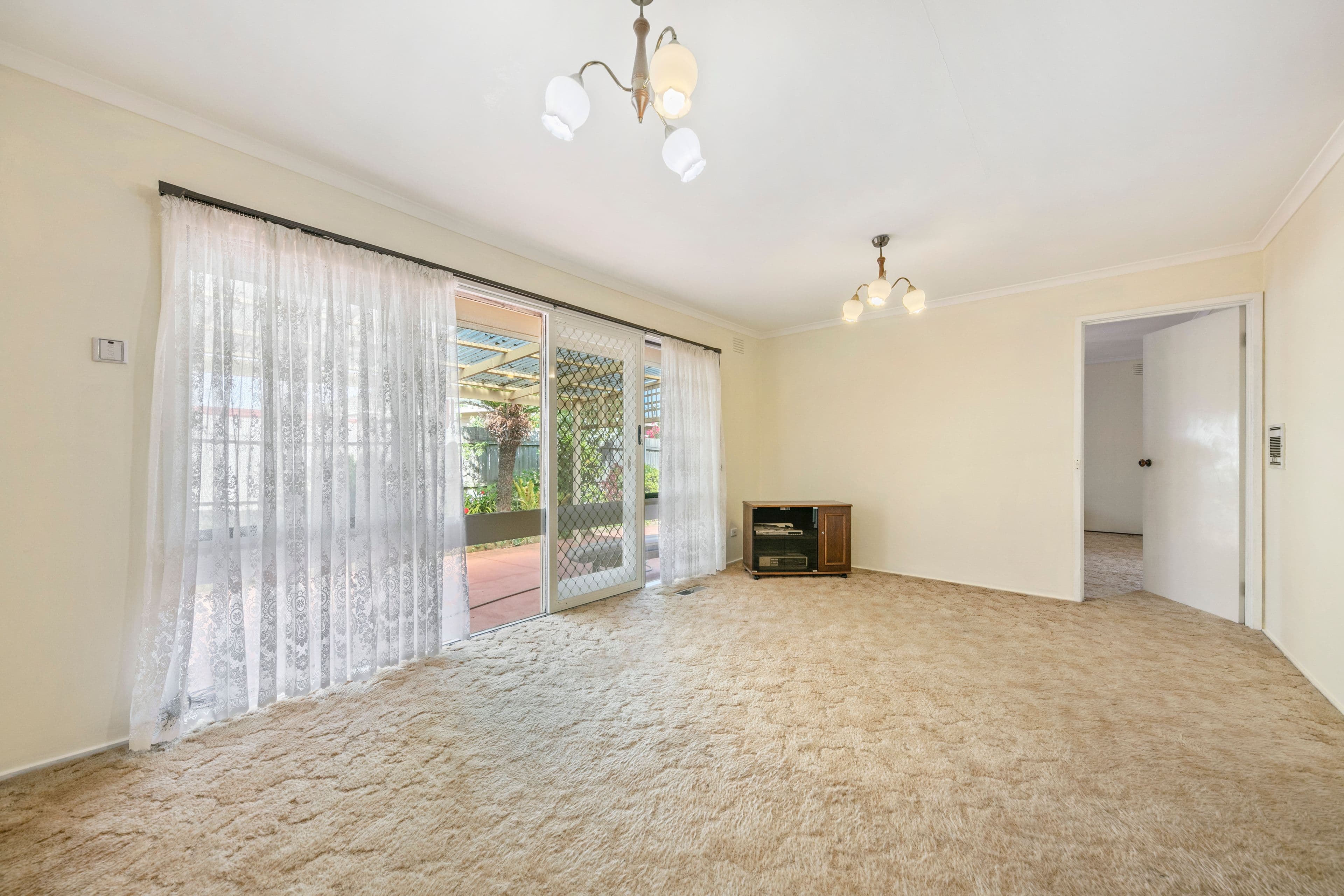2 Ballina Court, Deer Park VIC 3023, Deer Park - Thumbnail 4