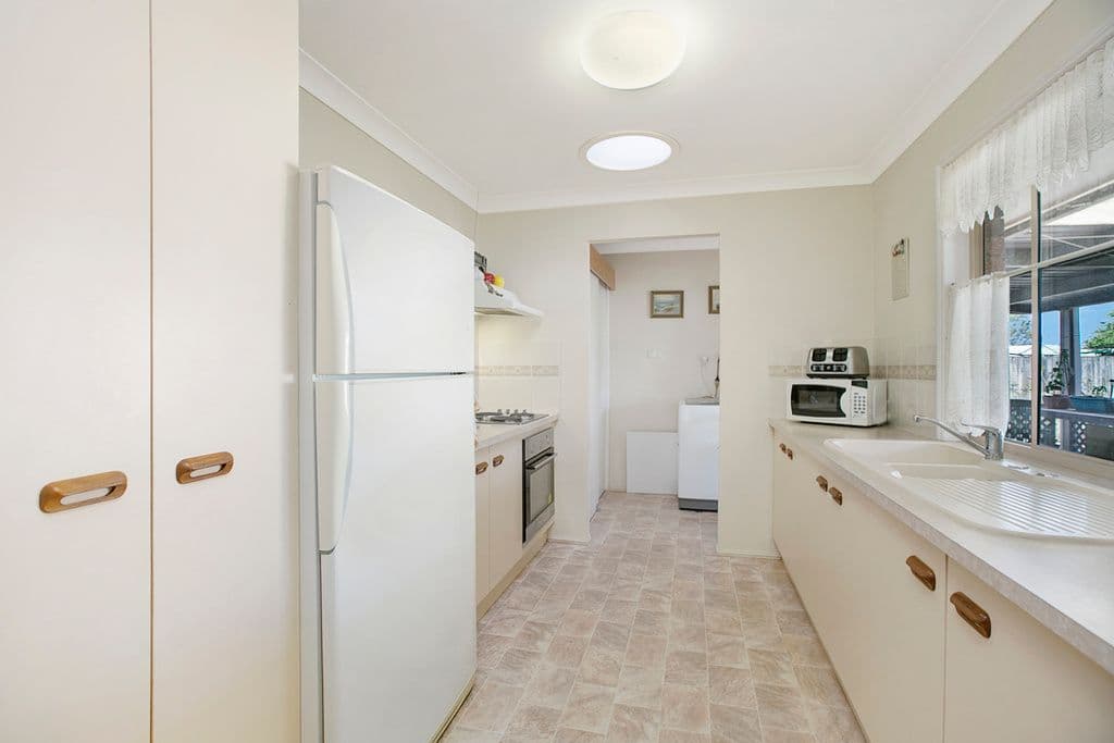 9 Babamande Street, Redland Bay QLD 4165, Redland Bay - Thumbnail 4