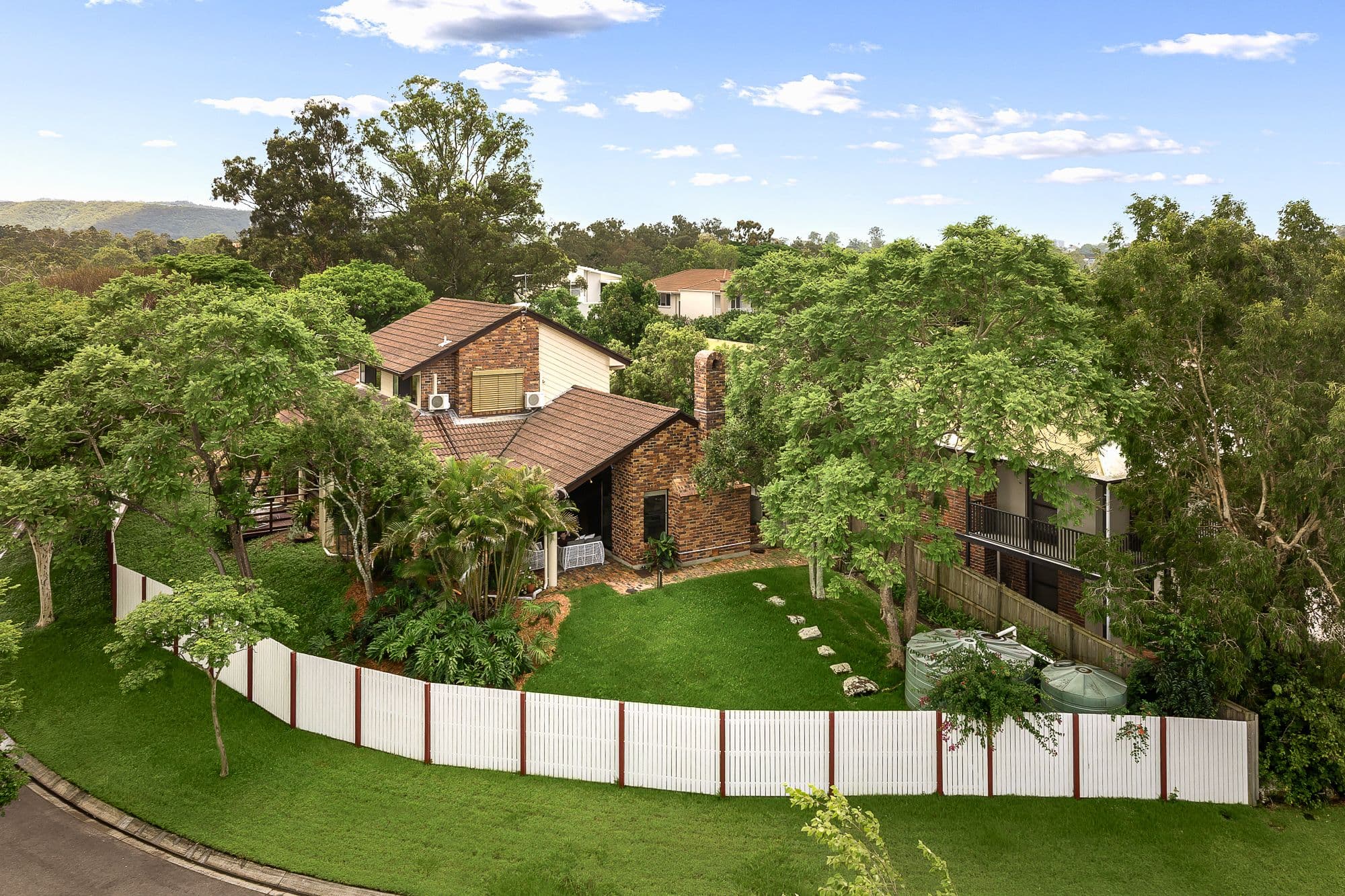1 Carnoustie Court, Indooroopilly QLD 4068, Indooroopilly - Thumbnail 2