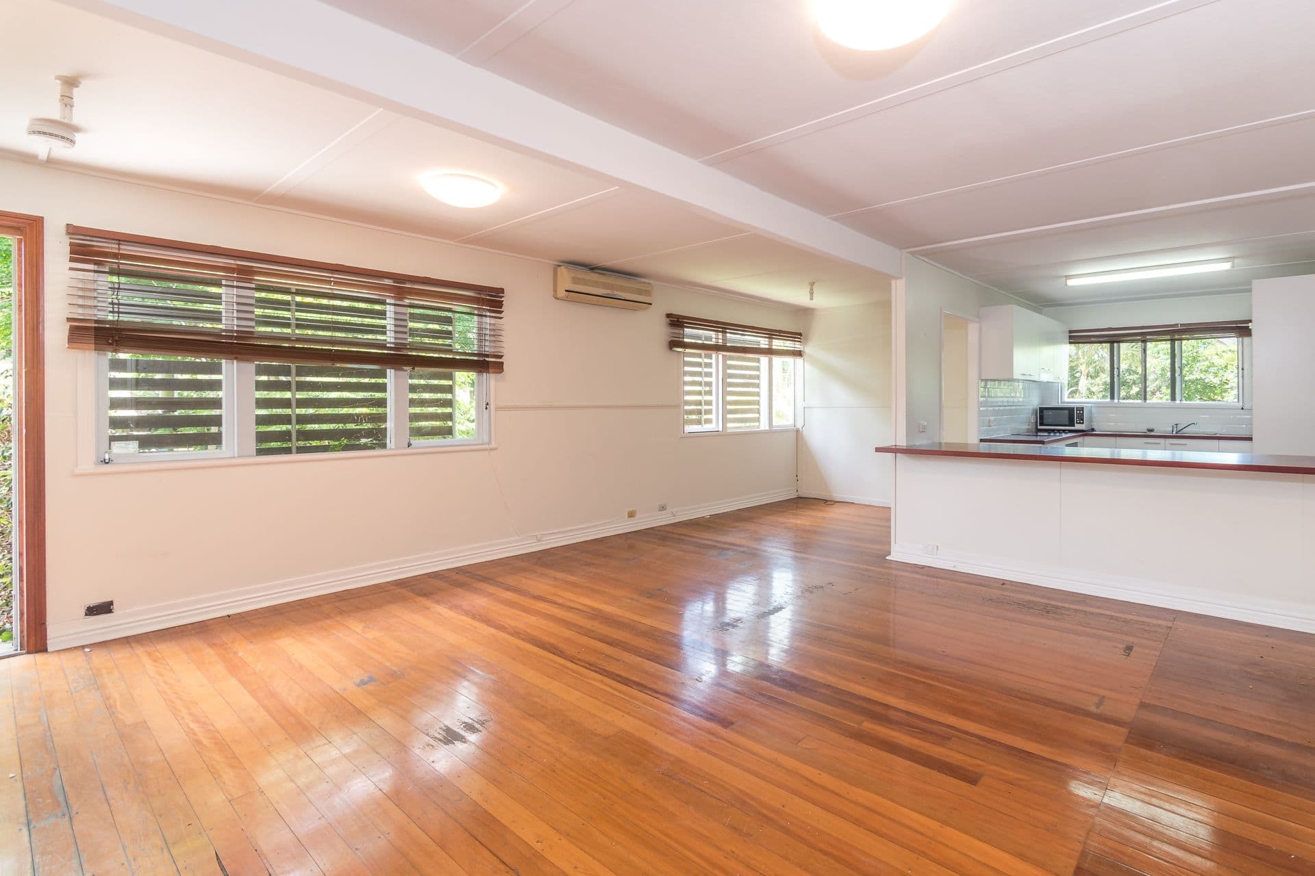 18 Dobbs Street, Holland Park West QLD 4121, Holland Park West - Thumbnail 3
