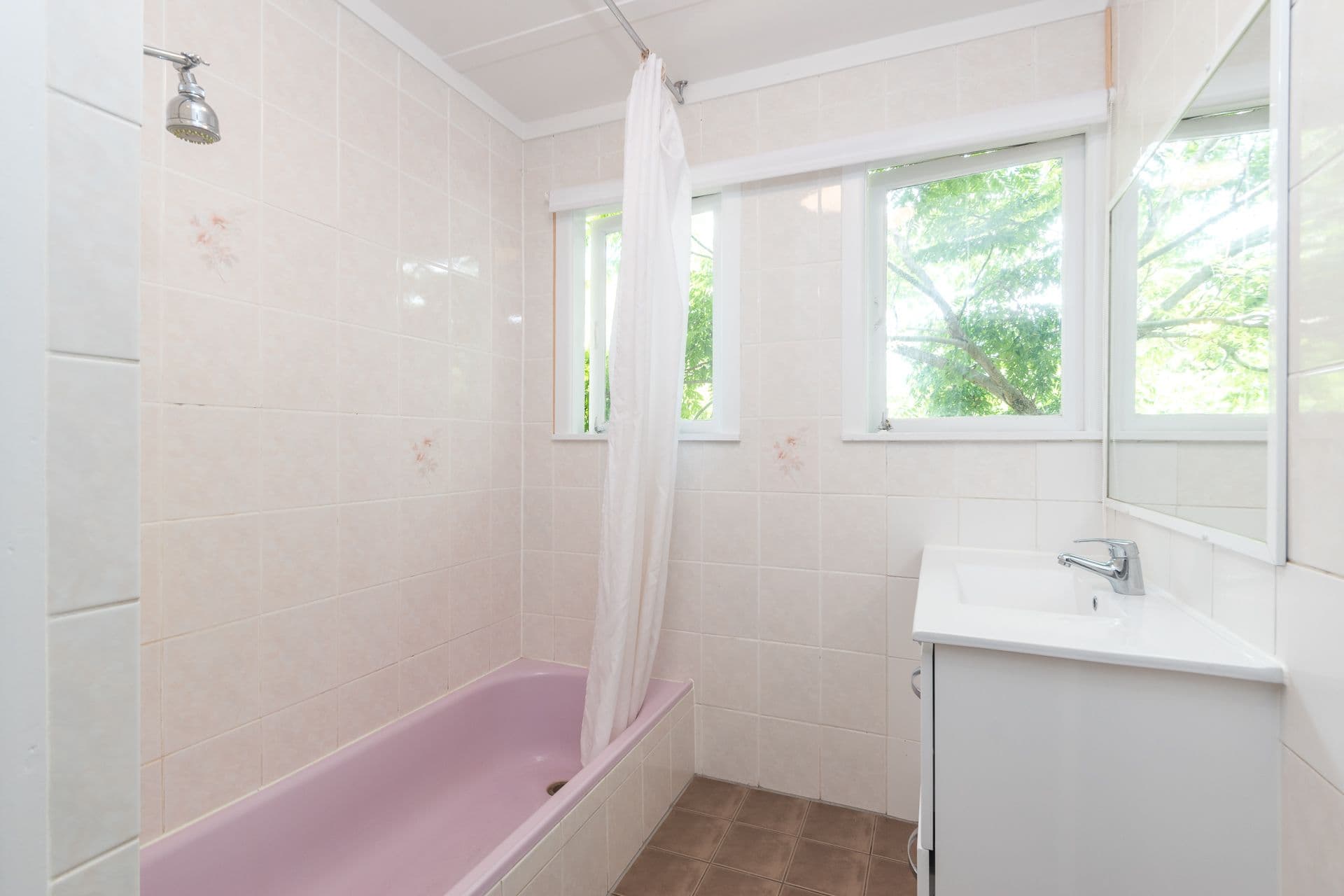 18 Dobbs Street, Holland Park West QLD 4121, Holland Park West - Thumbnail 8