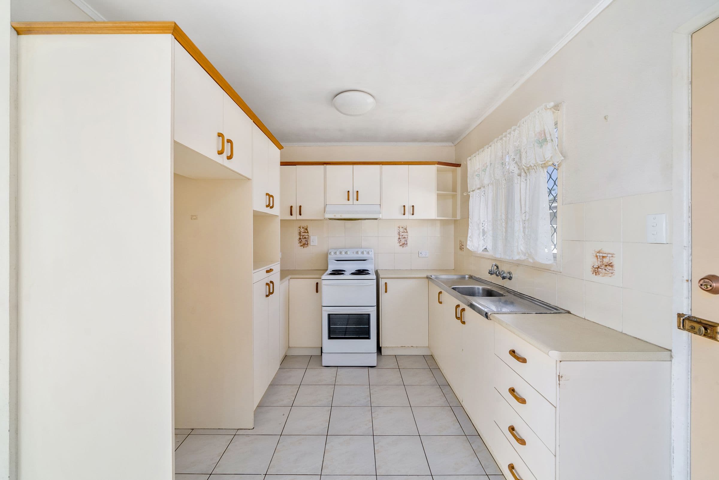214 Victoria Avenue, Margate QLD 4019, Margate - Thumbnail 4