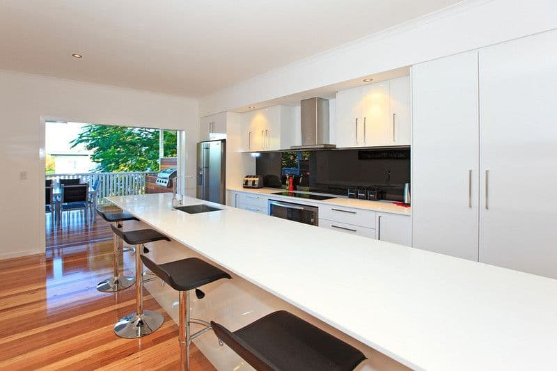 13 Longfellow Street, NORMAN PARK QLD 4170, Norman Park - Thumbnail 2