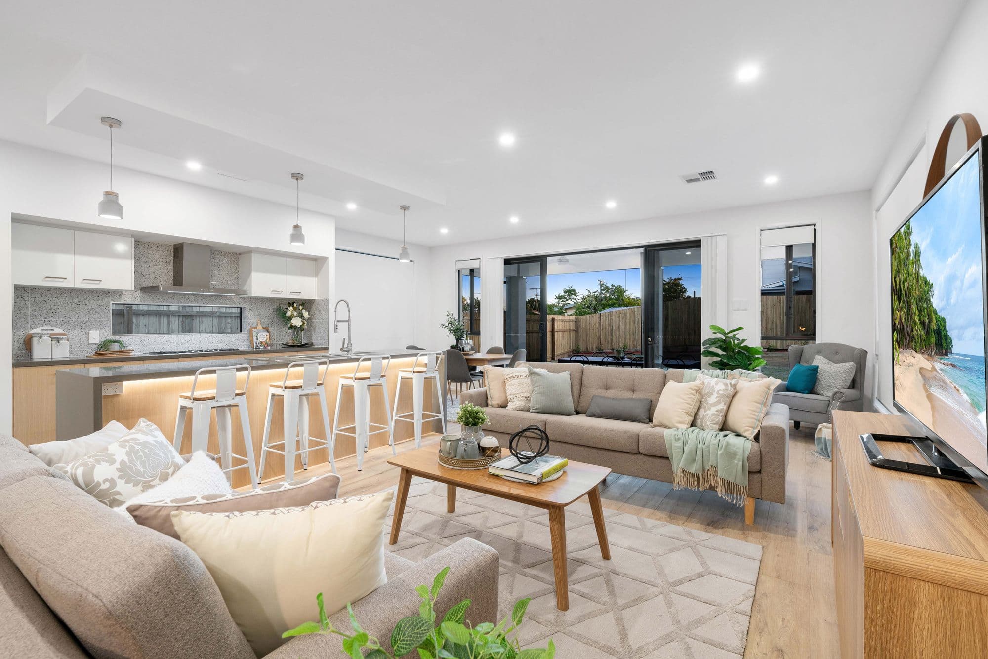 37 Somerfield Street, Upper Mount Gravatt QLD 4122, Upper Mount Gravatt - Thumbnail 2