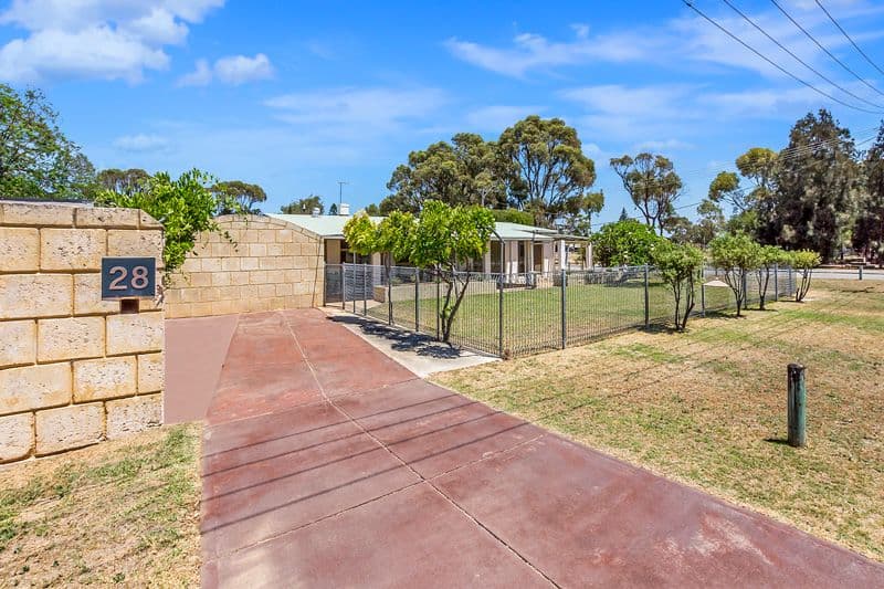 28 Salcombe Way, Warnbro WA 6169, Warnbro - Thumbnail 3