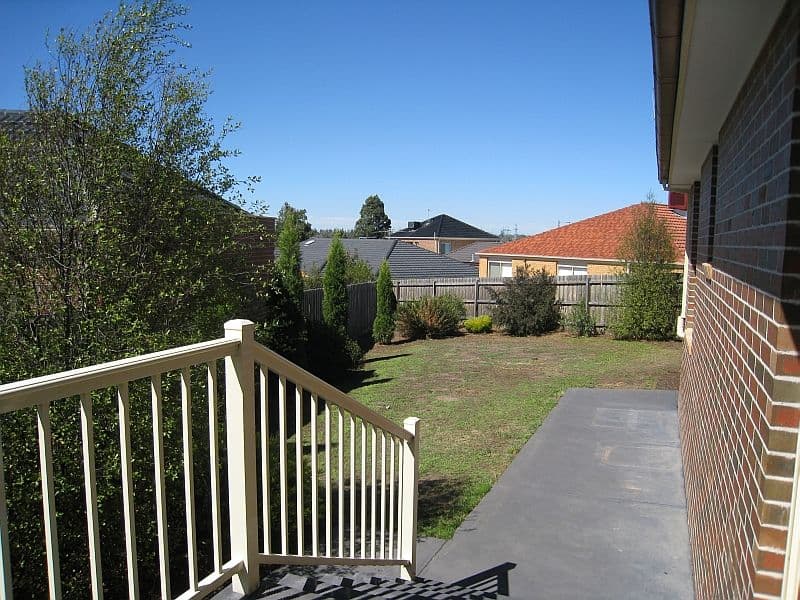 11 Raphael Rise, SOUTH MORANG VIC 3752, South Morang - Thumbnail 6
