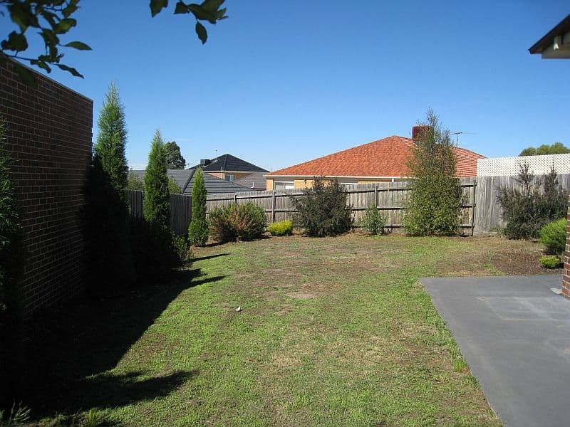 11 Raphael Rise, SOUTH MORANG VIC 3752, South Morang - Thumbnail 8