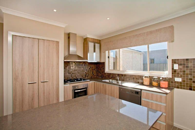 112 Eastlakes Boulevard, LARA VIC 3212, Lara - Thumbnail 3