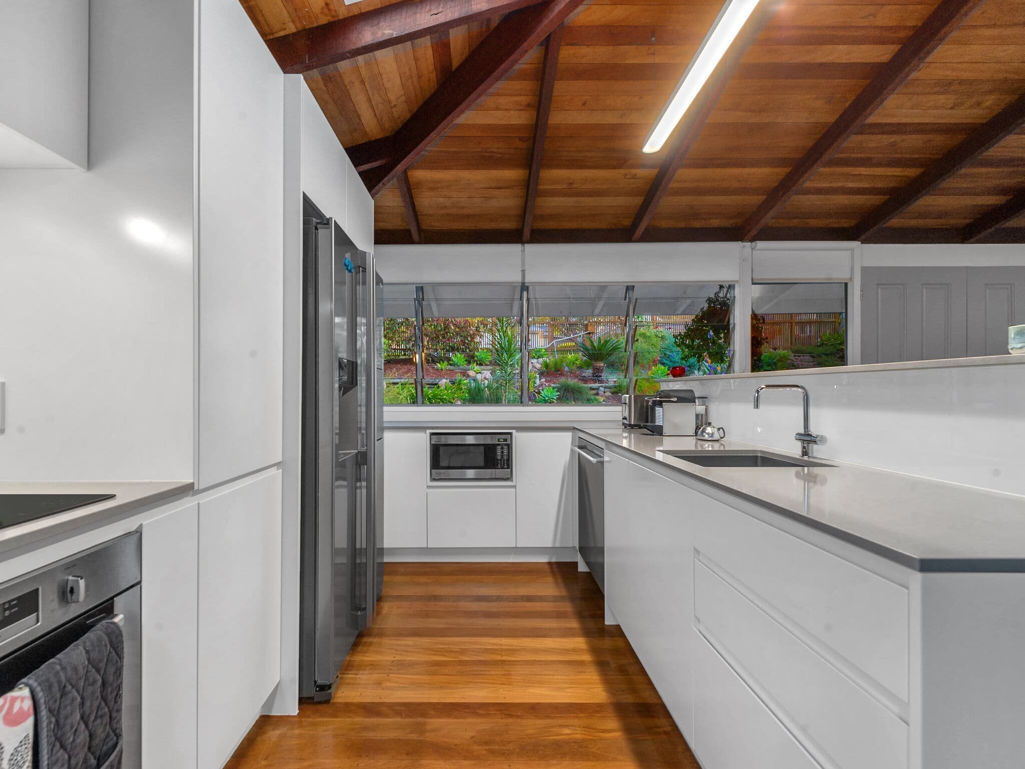 18 Sapphire Street, Holland Park QLD 4121, Holland Park - Thumbnail 4
