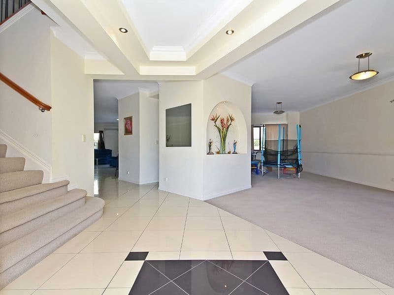 27 Gleneagles Crescent, OXLEY QLD 4075, Oxley - Thumbnail 3