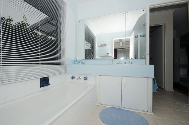 41 Luscombe Avenue, CARRUM DOWNS VIC 3201, Carrum Downs - Thumbnail 5