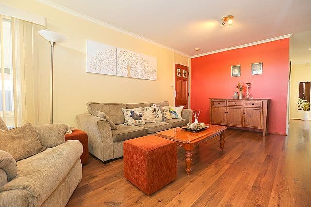 3 Lurnea Avenue, GEORGES HALL NSW 2198, Georges Hall - Thumbnail 2