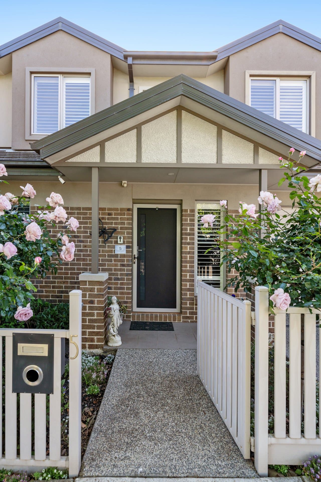 5 Marks Street, Strathmore - Thumbnail 2