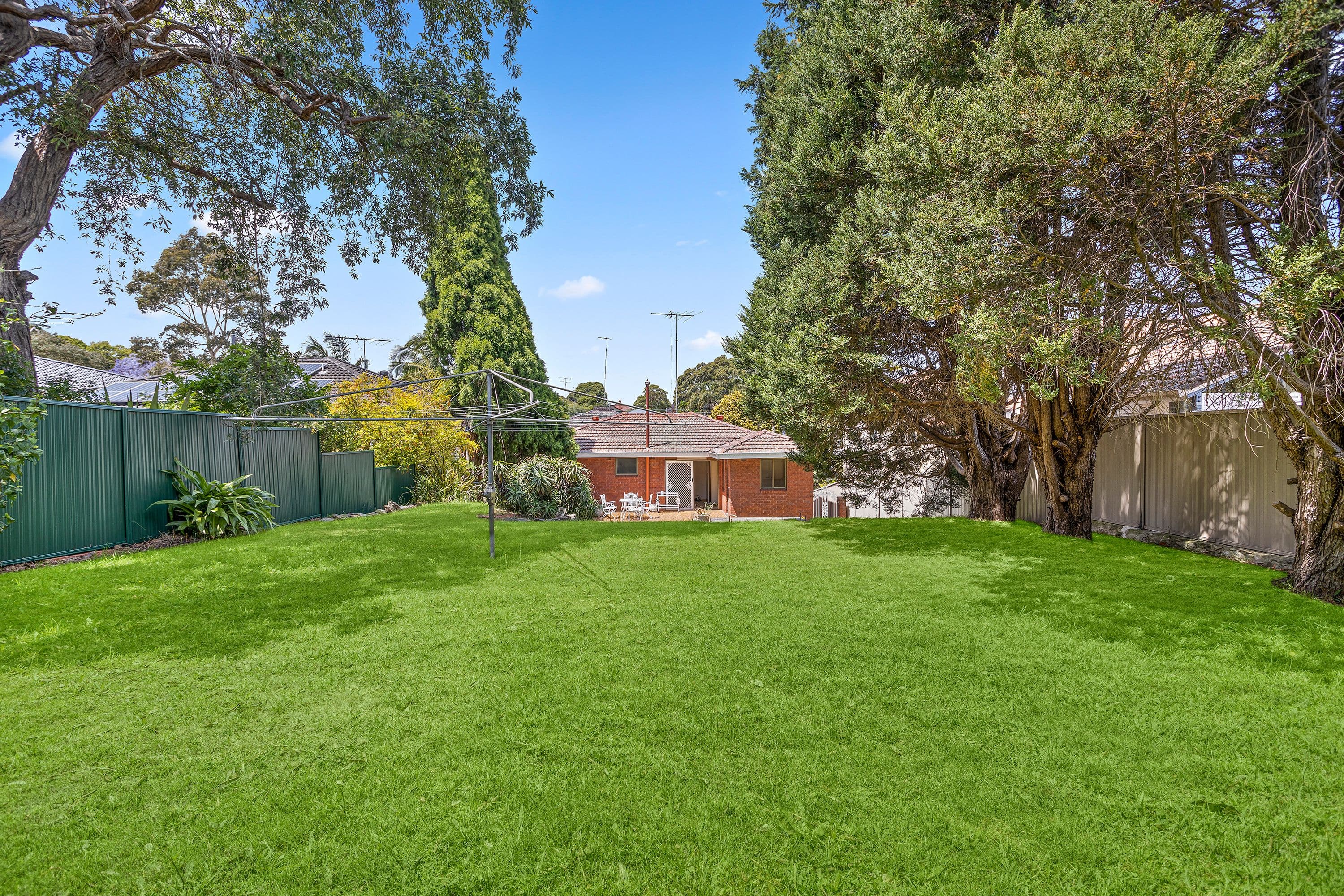 31 Hillcrest Avenue, Hurstville NSW 2220, Hurstville - Thumbnail 2