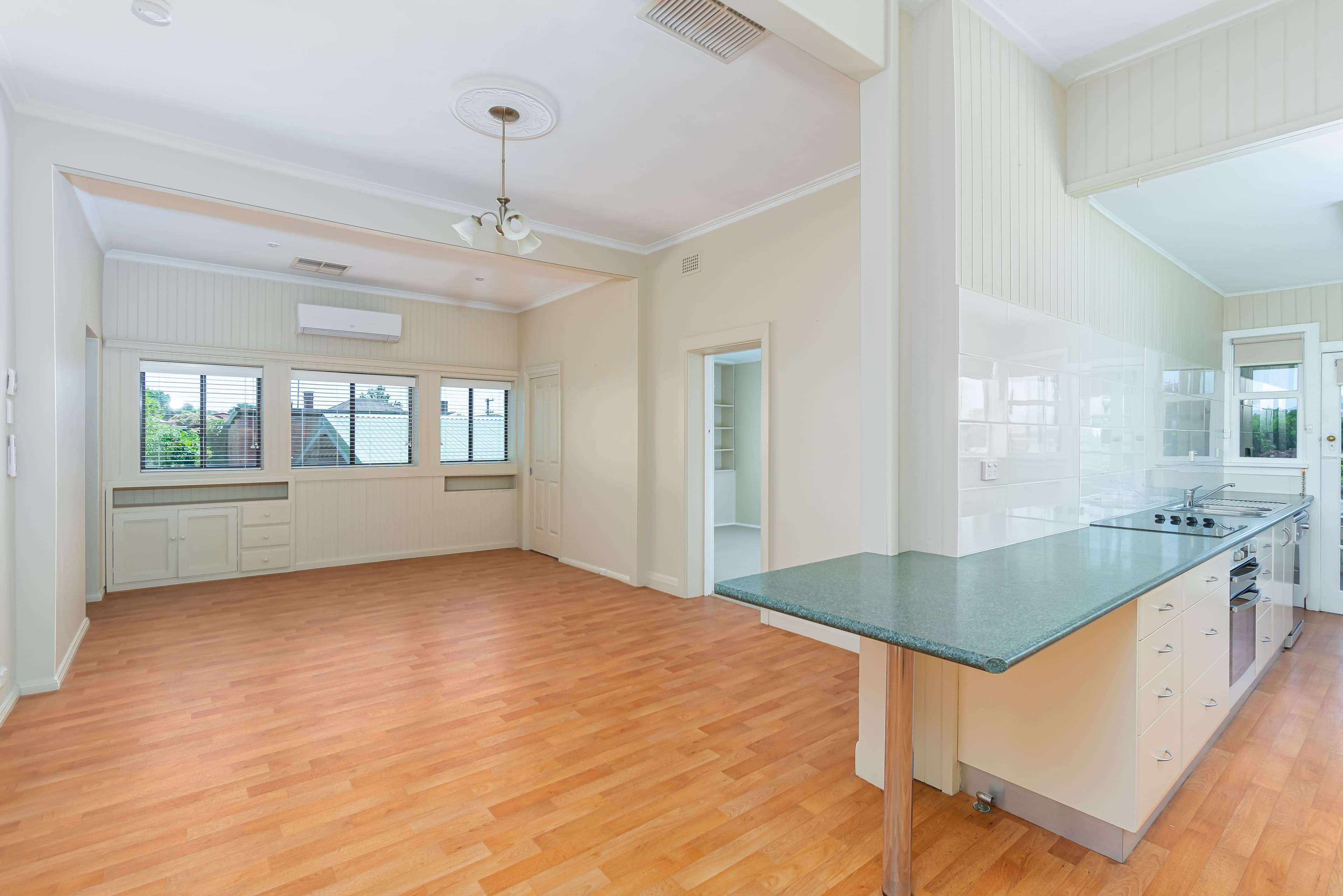 4 Kirk Avenue, Tumut NSW 2720, Tumut - Thumbnail 3