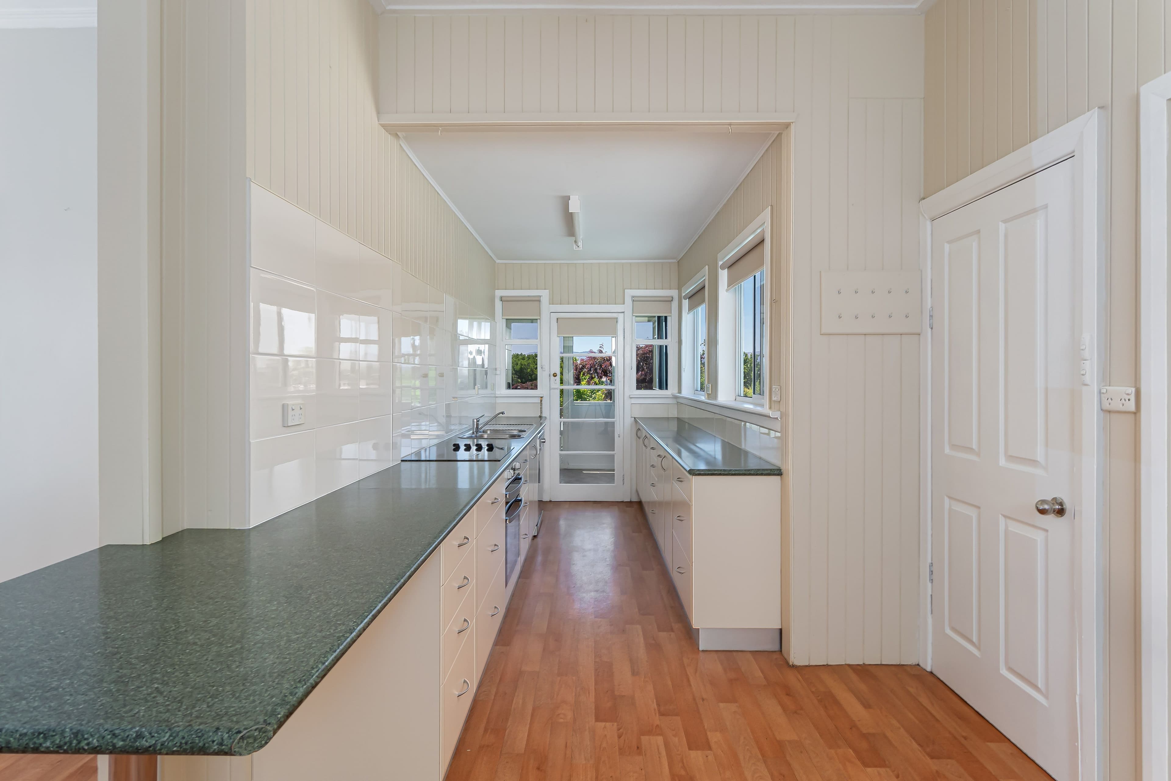 4 Kirk Avenue, Tumut NSW 2720, Tumut - Thumbnail 4
