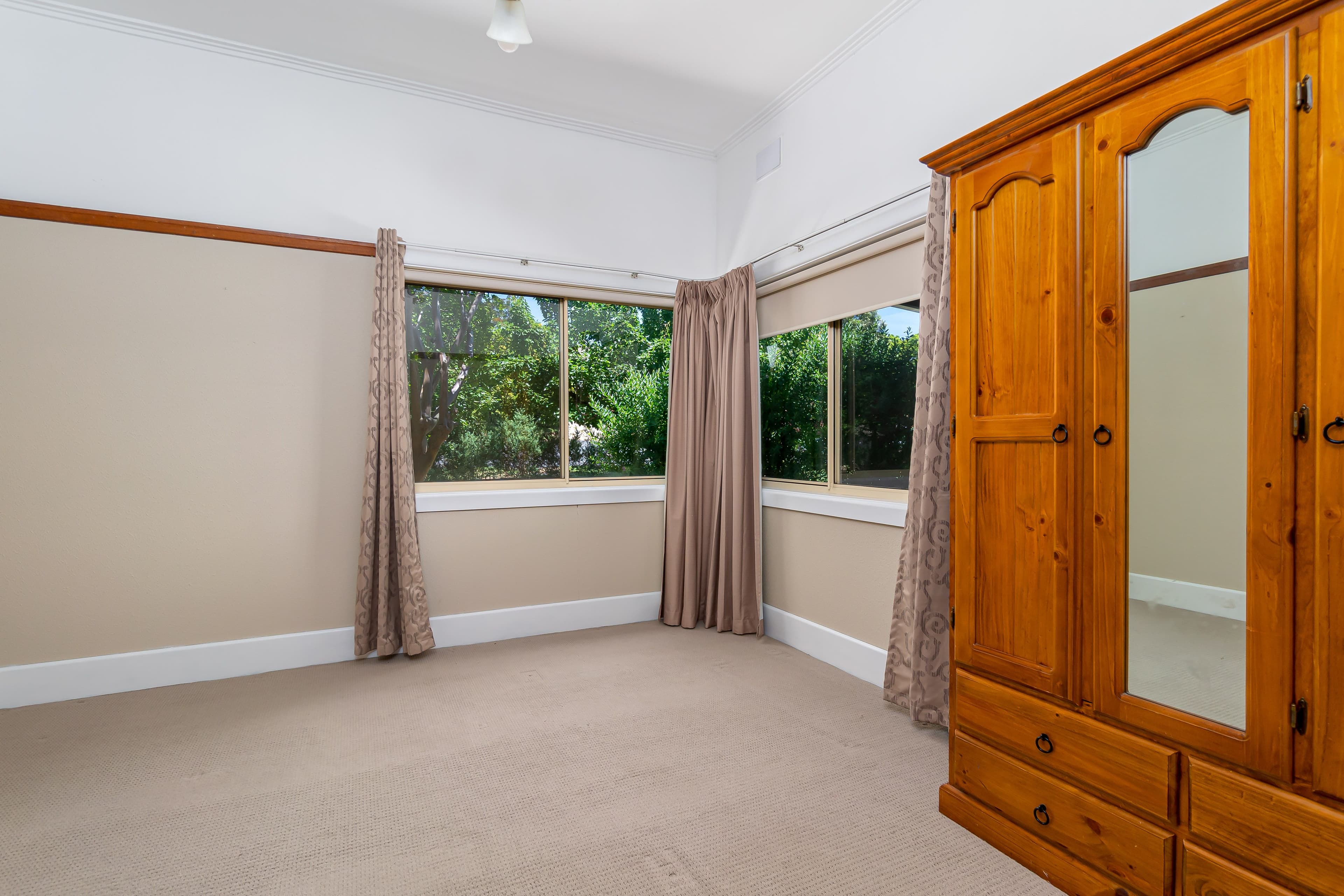 4 Kirk Avenue, Tumut NSW 2720, Tumut - Thumbnail 5