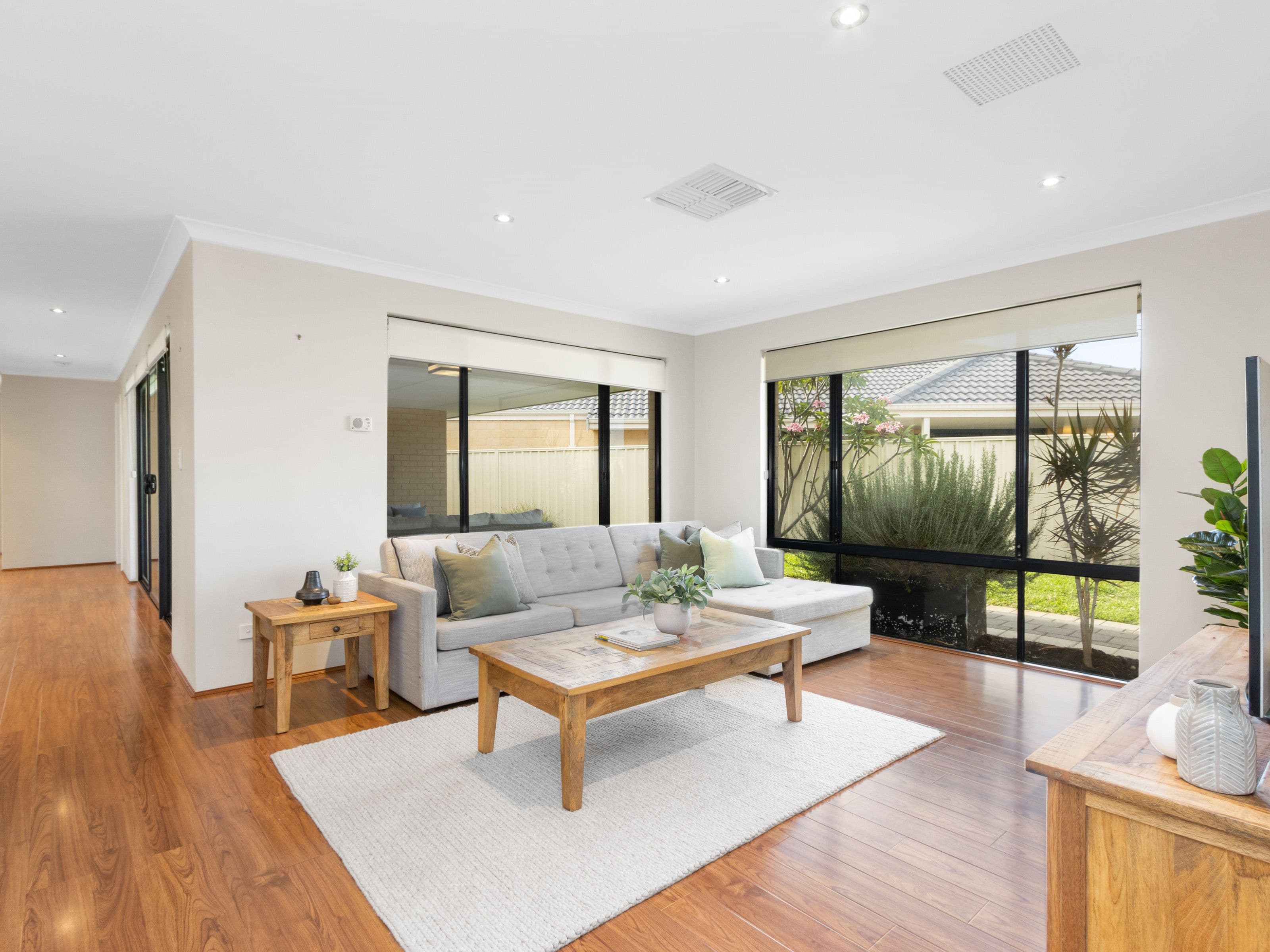 9 Glenariff Boulevard, Canning Vale WA 6155, Canning Vale - Thumbnail 2