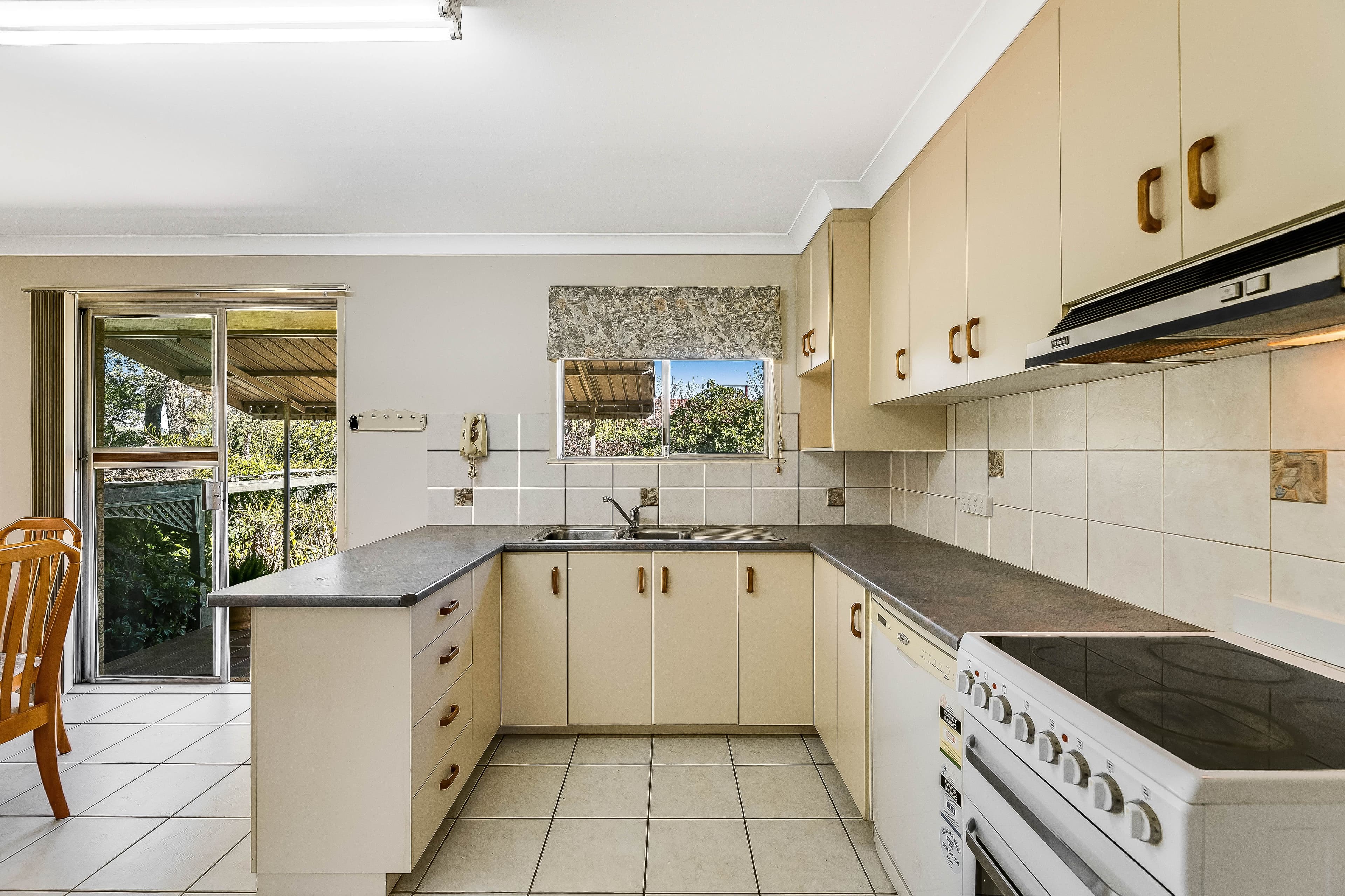 13 Hinton Street, Wilsonton QLD 4350, Wilsonton - Thumbnail 6