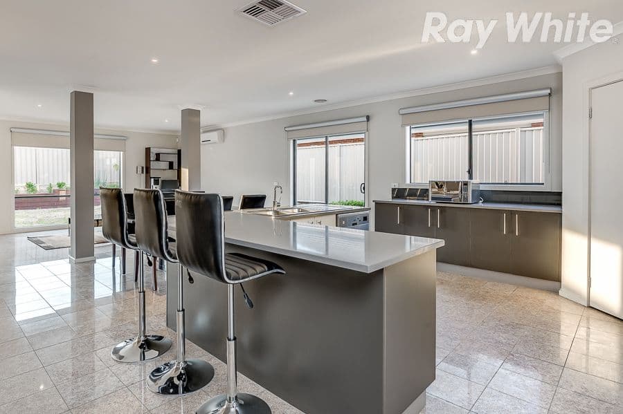 3 Walsh Walk, BUNDOORA VIC 3083, Bundoora - Thumbnail 4