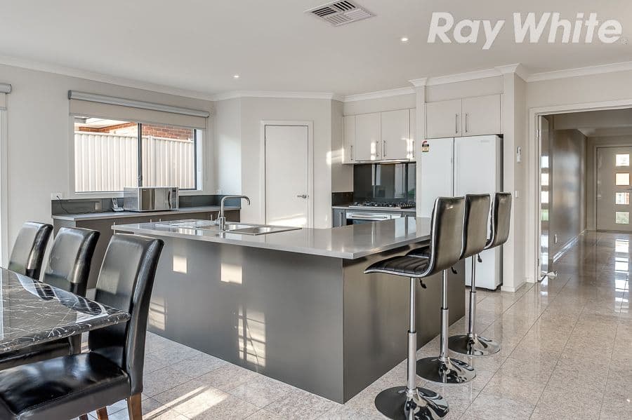 3 Walsh Walk, BUNDOORA VIC 3083, Bundoora - Thumbnail 5