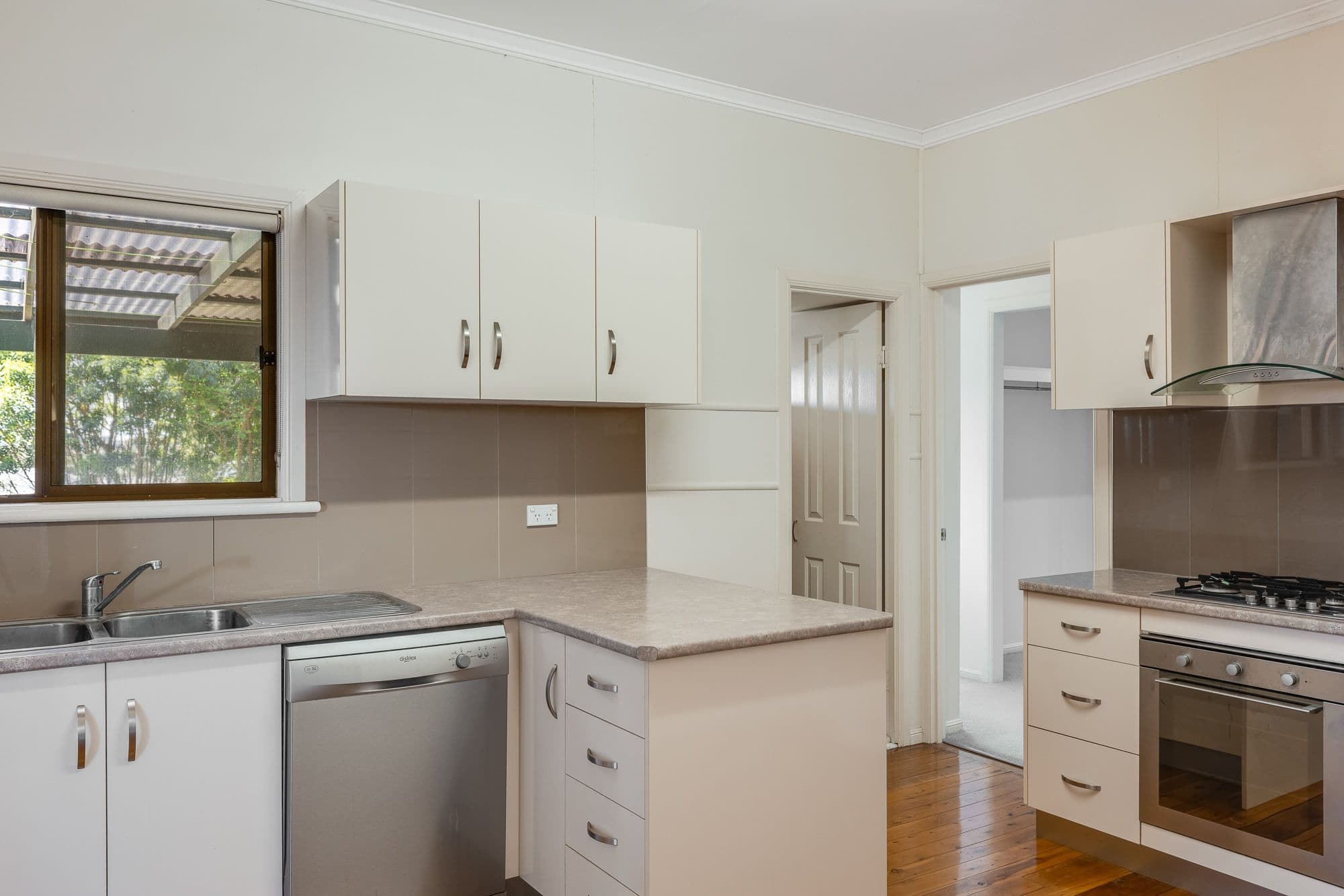 9 Macquarie Street, Centenary Heights QLD 4350, Centenary Heights - Thumbnail 5