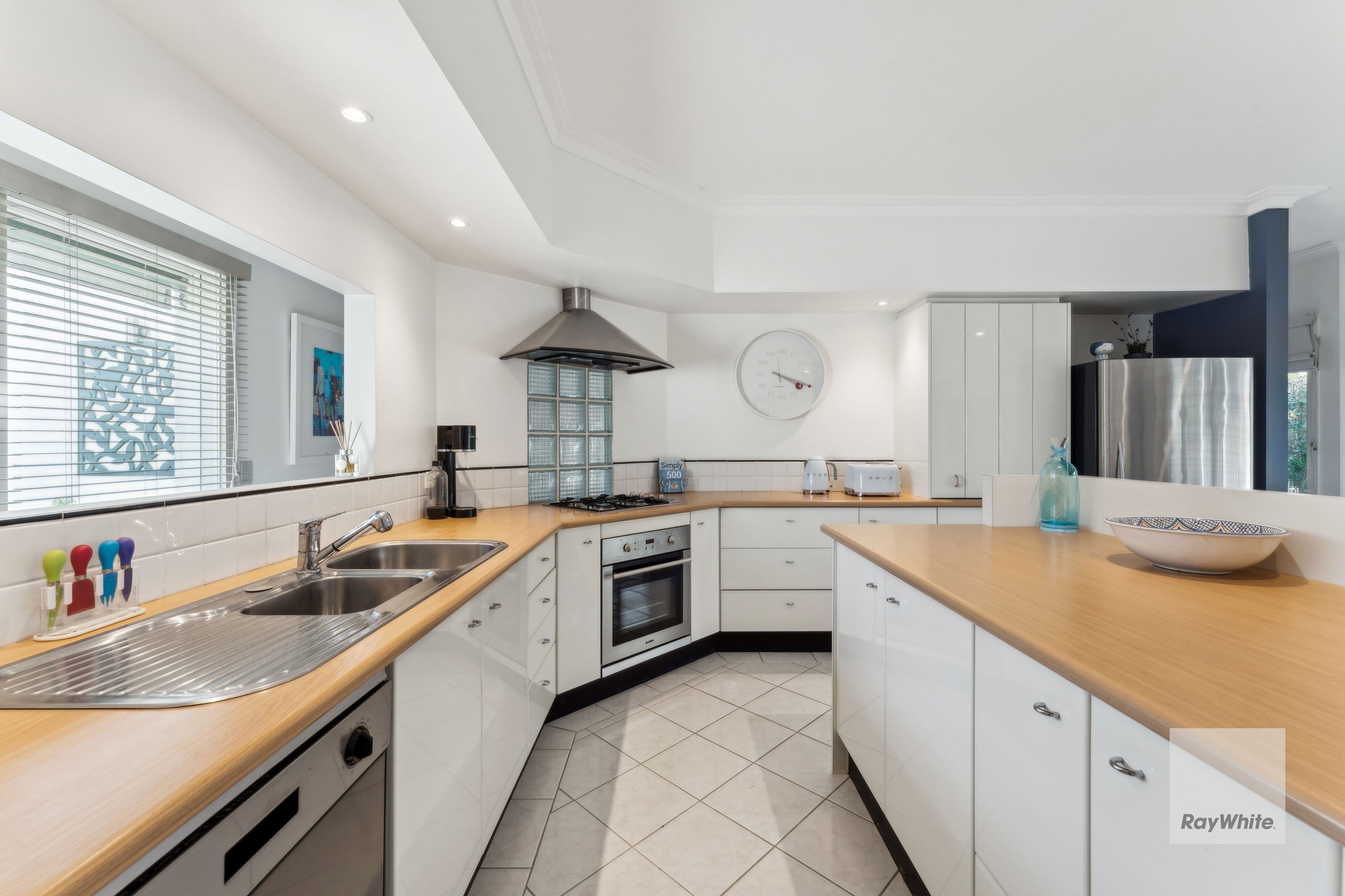 5 Mawson Close, Taylors Lakes VIC 3038, Taylors Lakes - Thumbnail 2