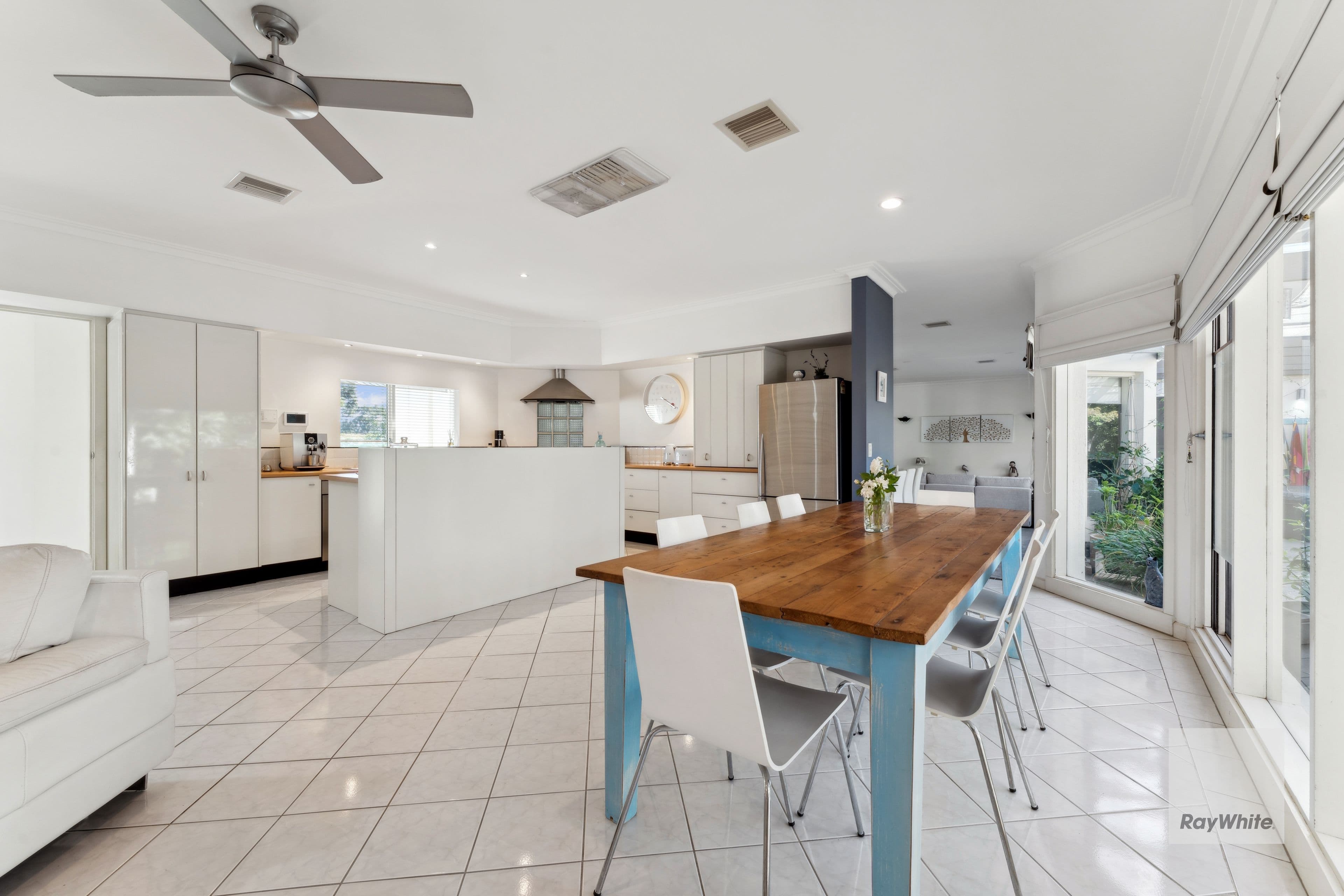 5 Mawson Close, Taylors Lakes VIC 3038, Taylors Lakes - Thumbnail 3