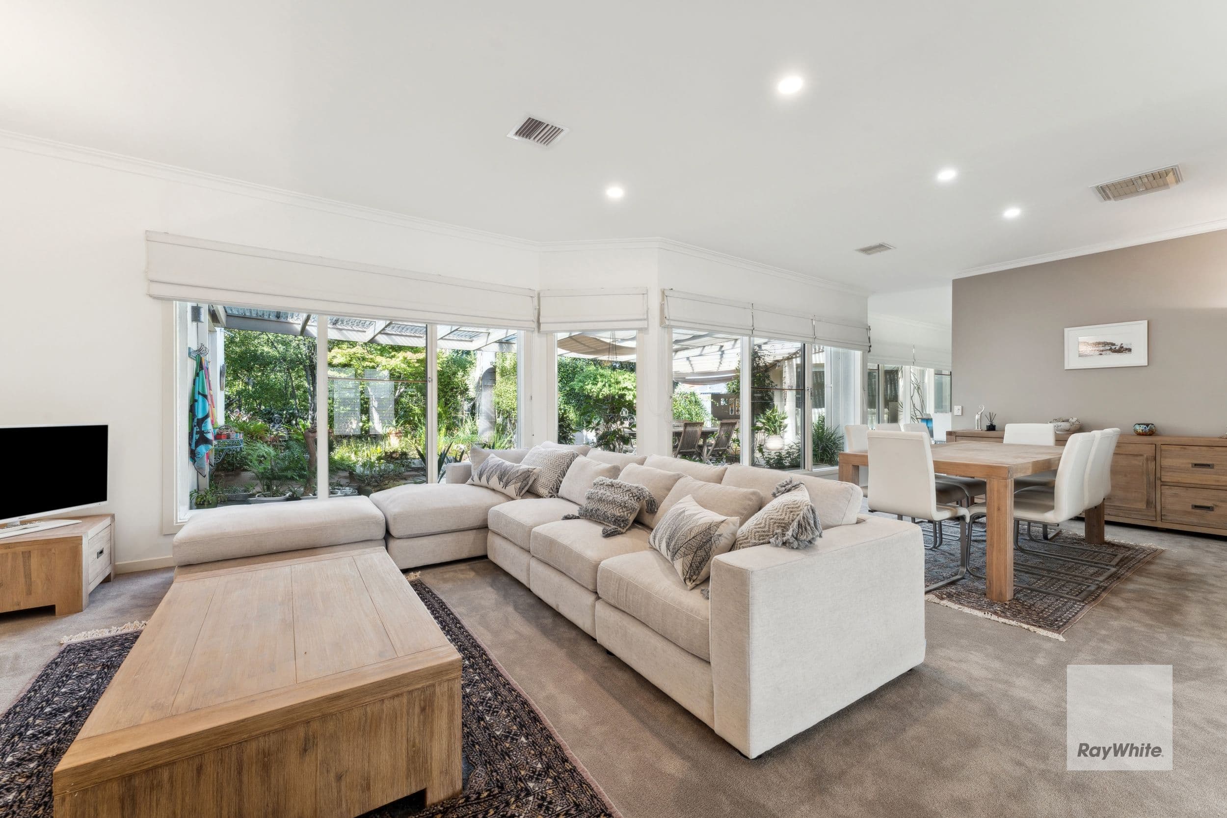 5 Mawson Close, Taylors Lakes VIC 3038, Taylors Lakes - Thumbnail 4