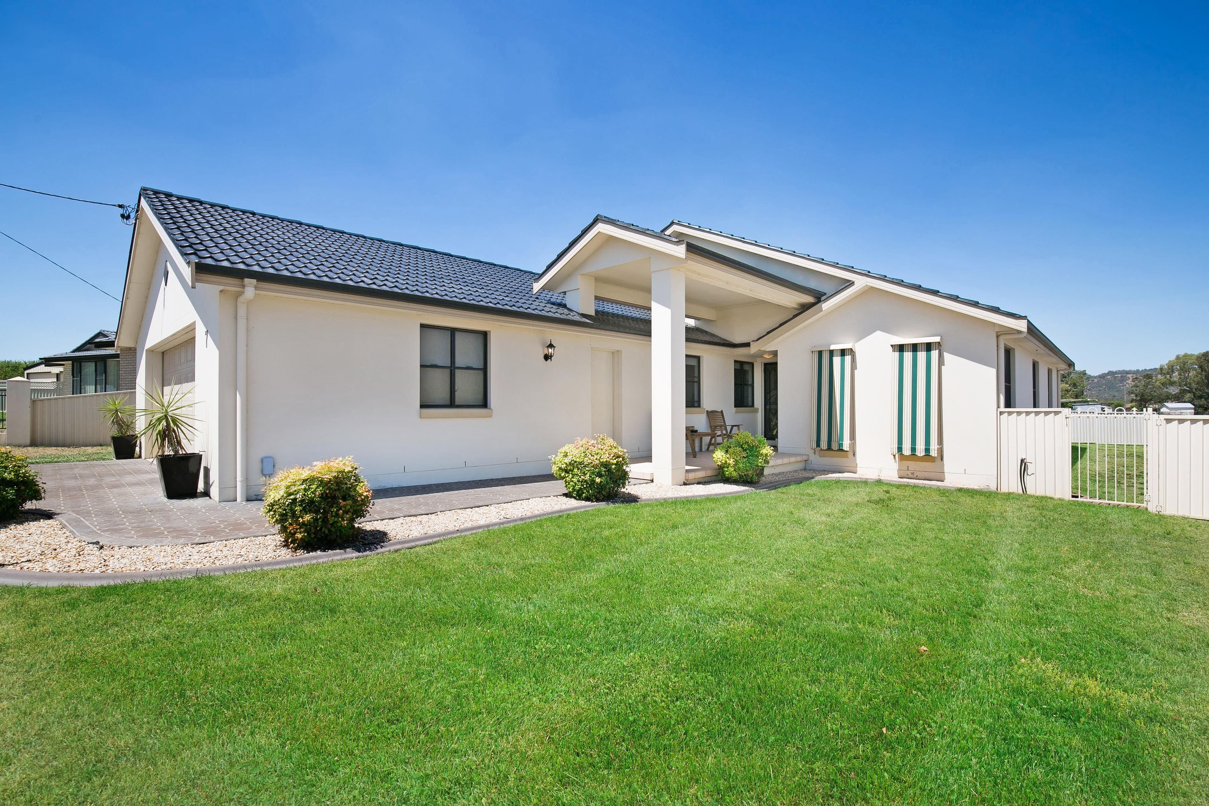 7 Banksia Close, Kootingal - Image 1