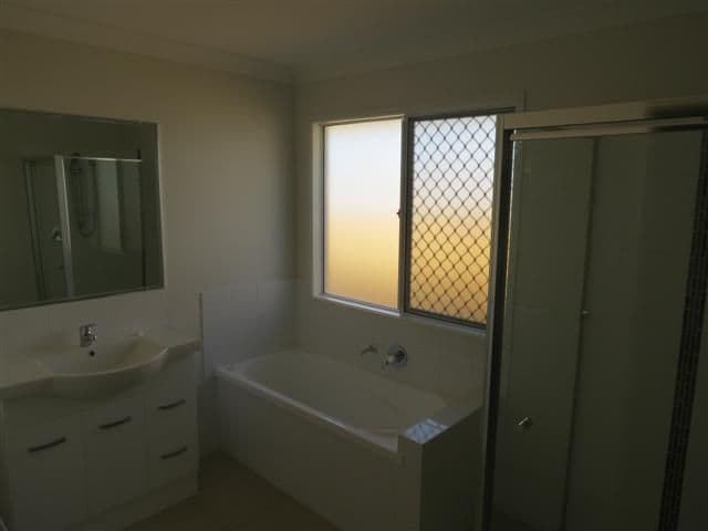 230 McDowall Street, Roma QLD 4455, Roma - Thumbnail 7