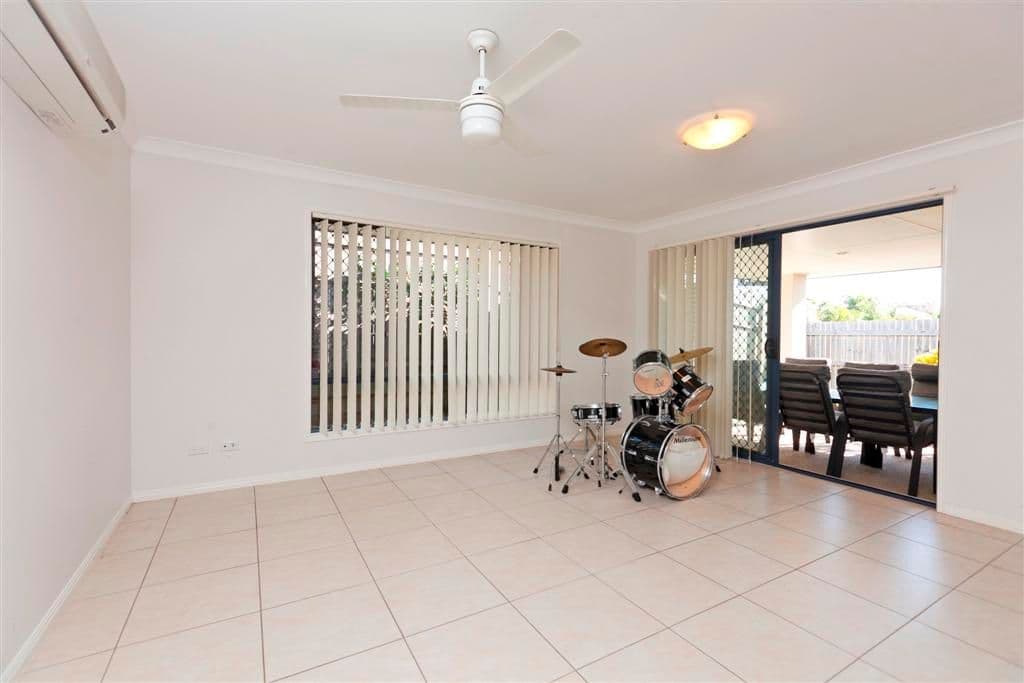1 Tallis Street, WAKERLEY QLD 4154, Wakerley - Thumbnail 4