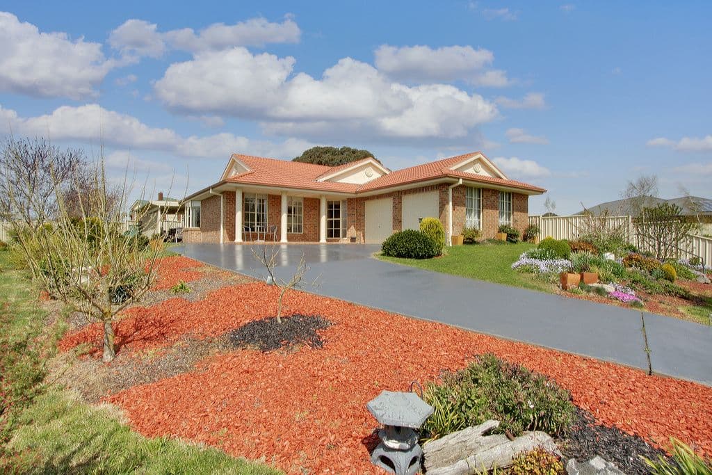 34 Barry Place, Crookwell - Image 1