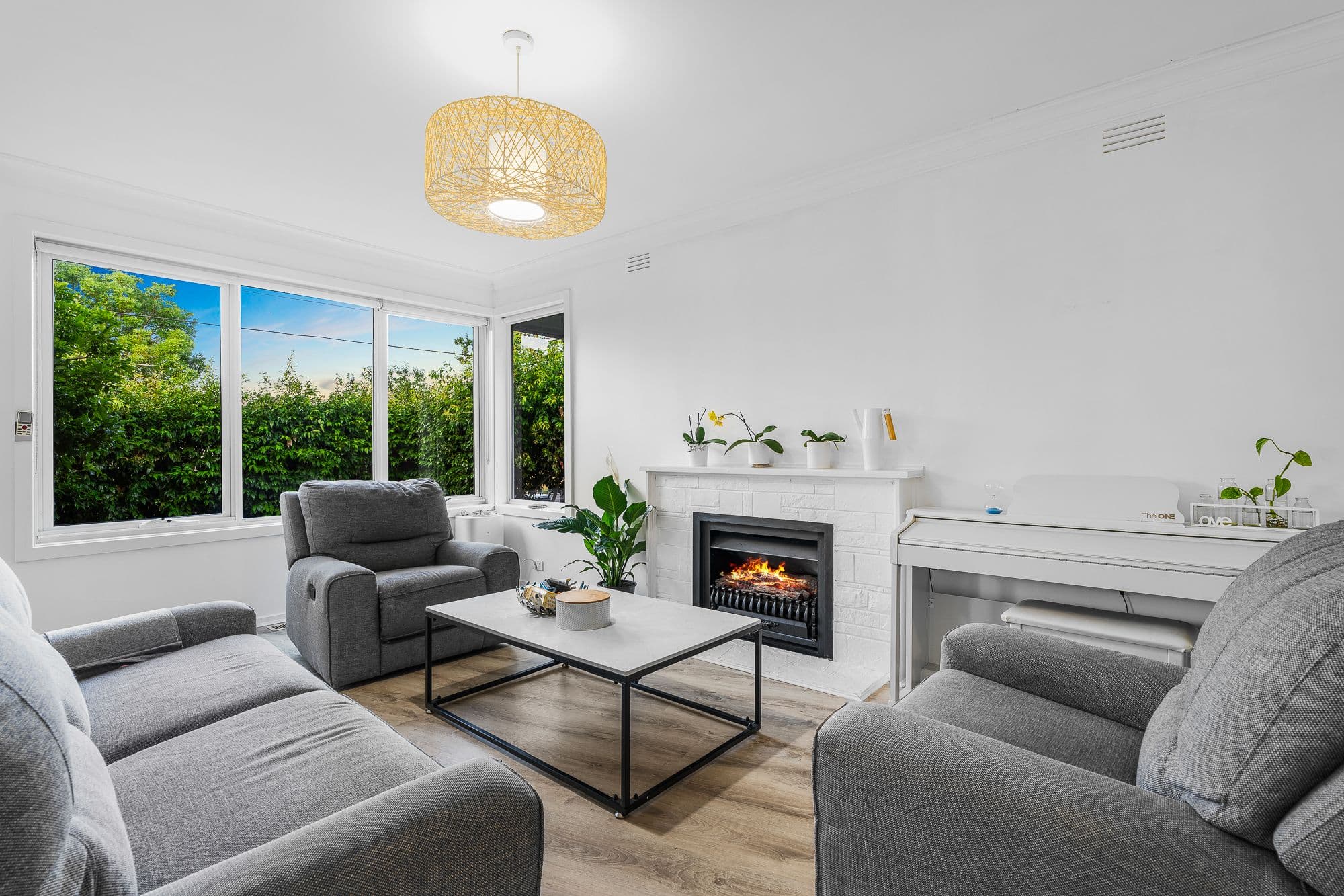 39 Strabane Avenue, Mont Albert North VIC 3129, Mont Albert North - Thumbnail 2
