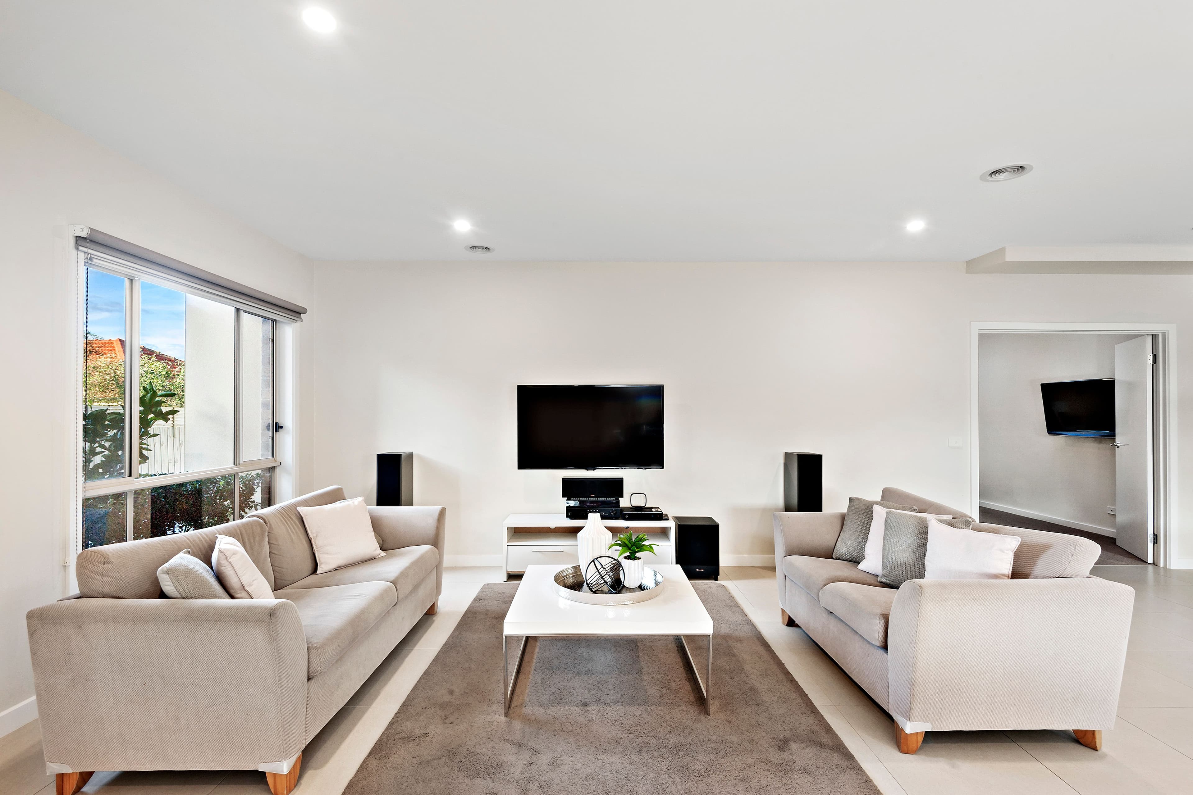 11 Tullius Avenue, Oakleigh East VIC 3166, Oakleigh East - Thumbnail 2