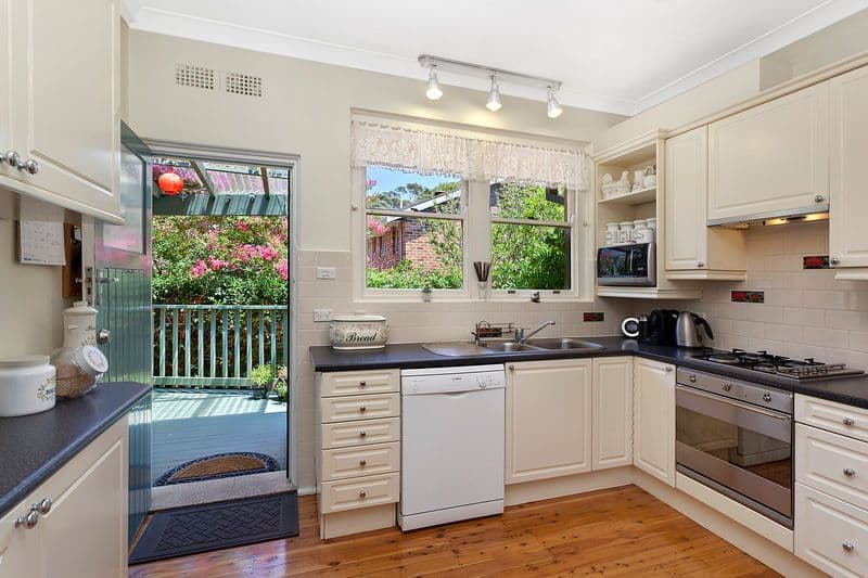 16 Pringle Avenue, FRENCHS FOREST NSW 2086, Frenchs Forest - Thumbnail 3