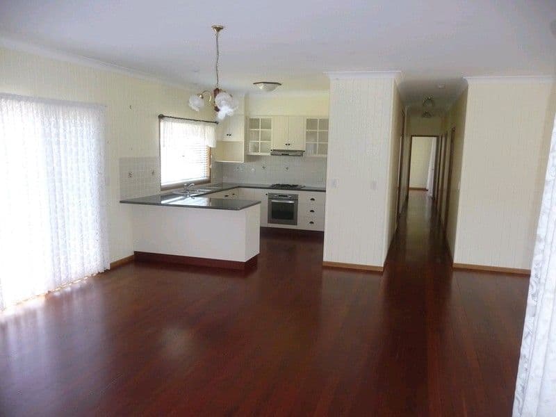 7313 NewEngland Highway, CROWS NEST QLD 4355, Crows Nest - Thumbnail 8