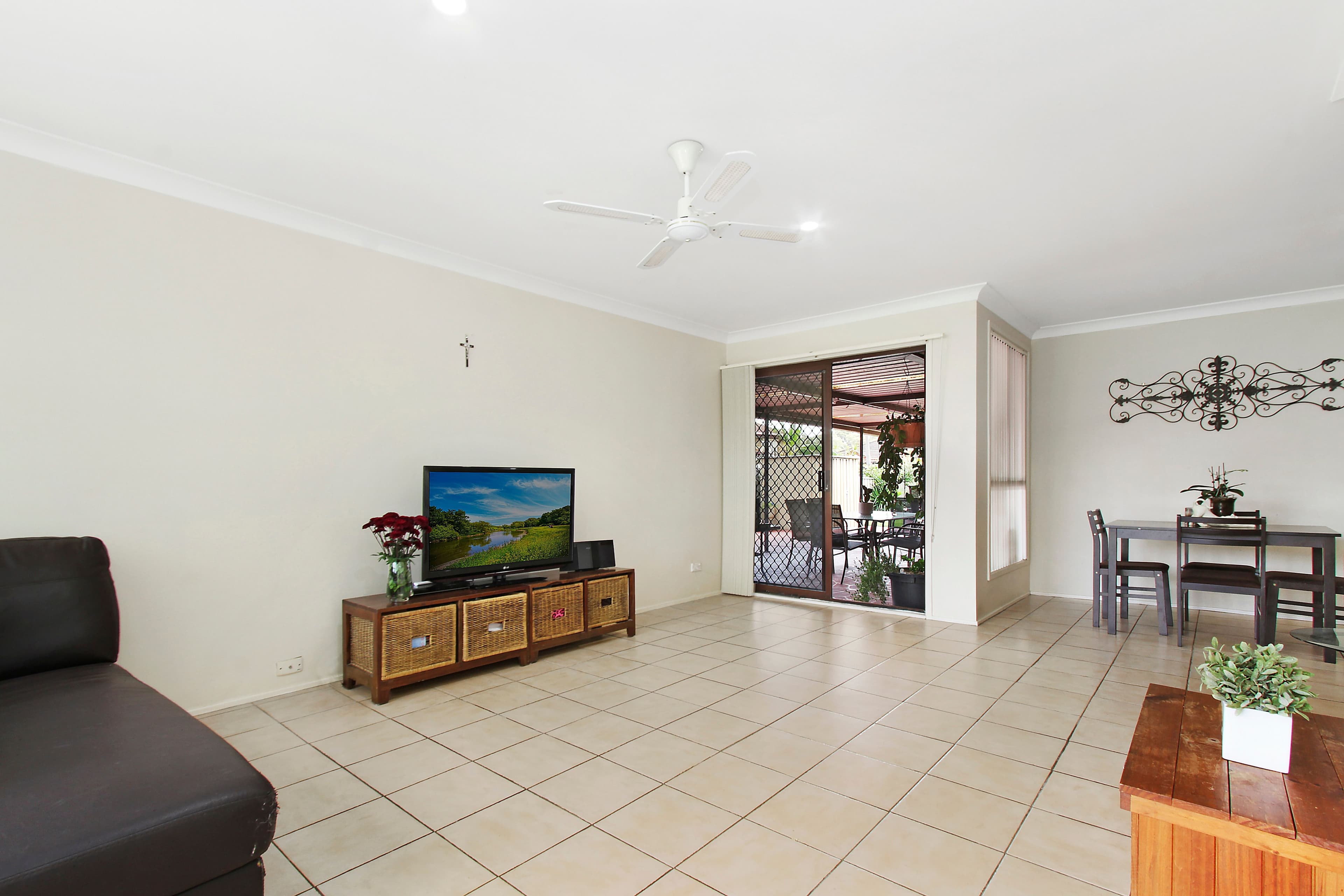 32 Saxonvale Crescent, Edensor Park NSW 2176, Edensor Park - Thumbnail 2