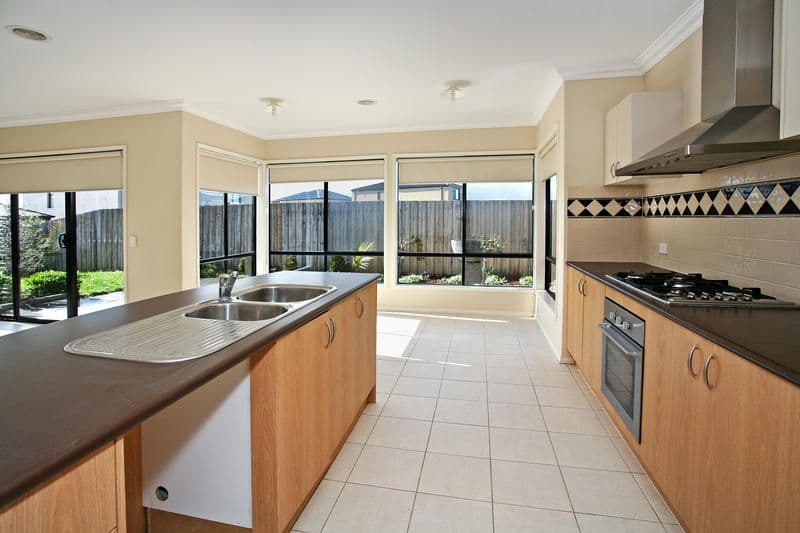 55 Willesden Drive, WAURN PONDS VIC 3216, Waurn Ponds - Thumbnail 4