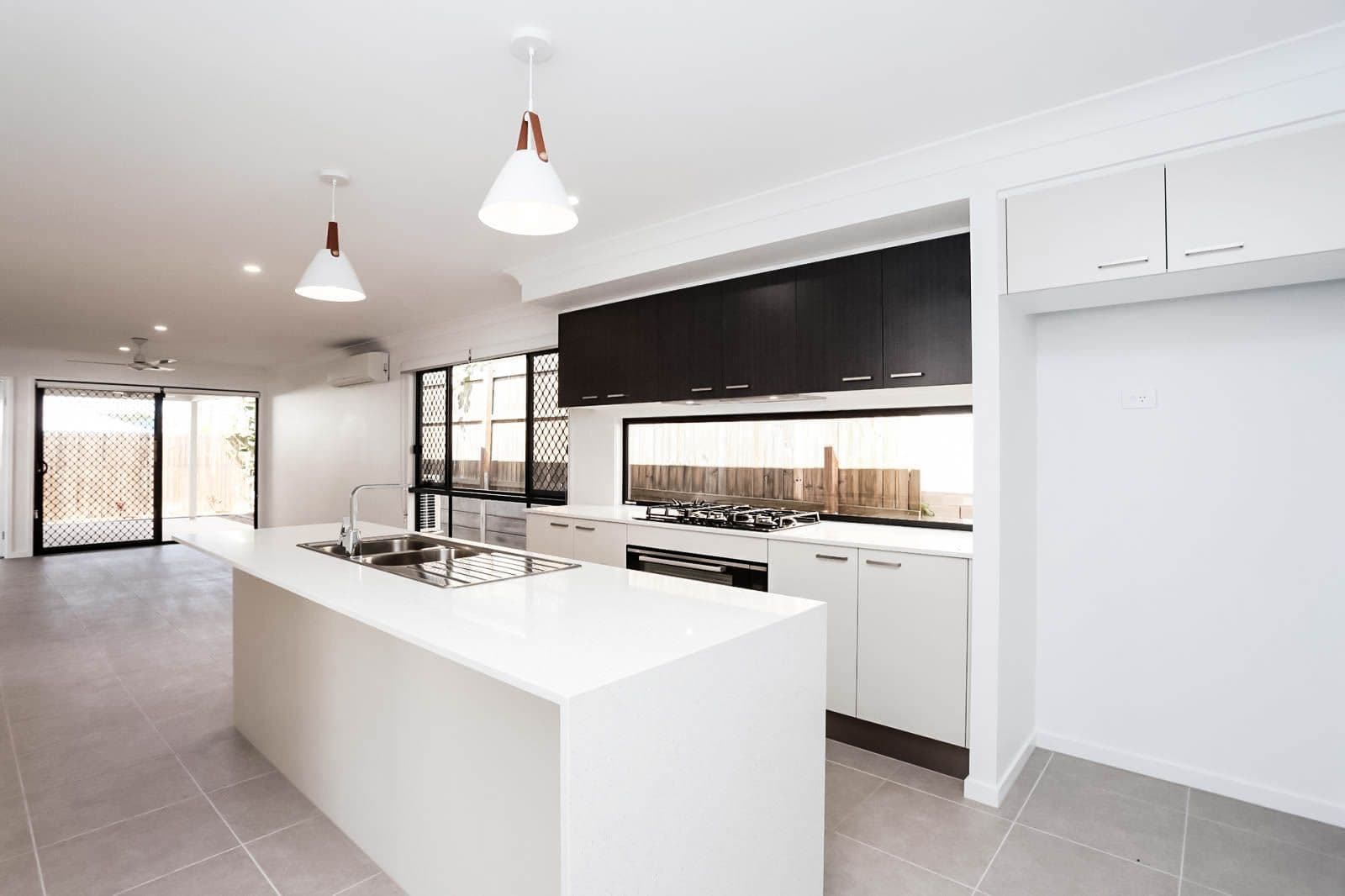 7 Herberton Road, South Ripley QLD 4306, South Ripley - Thumbnail 2